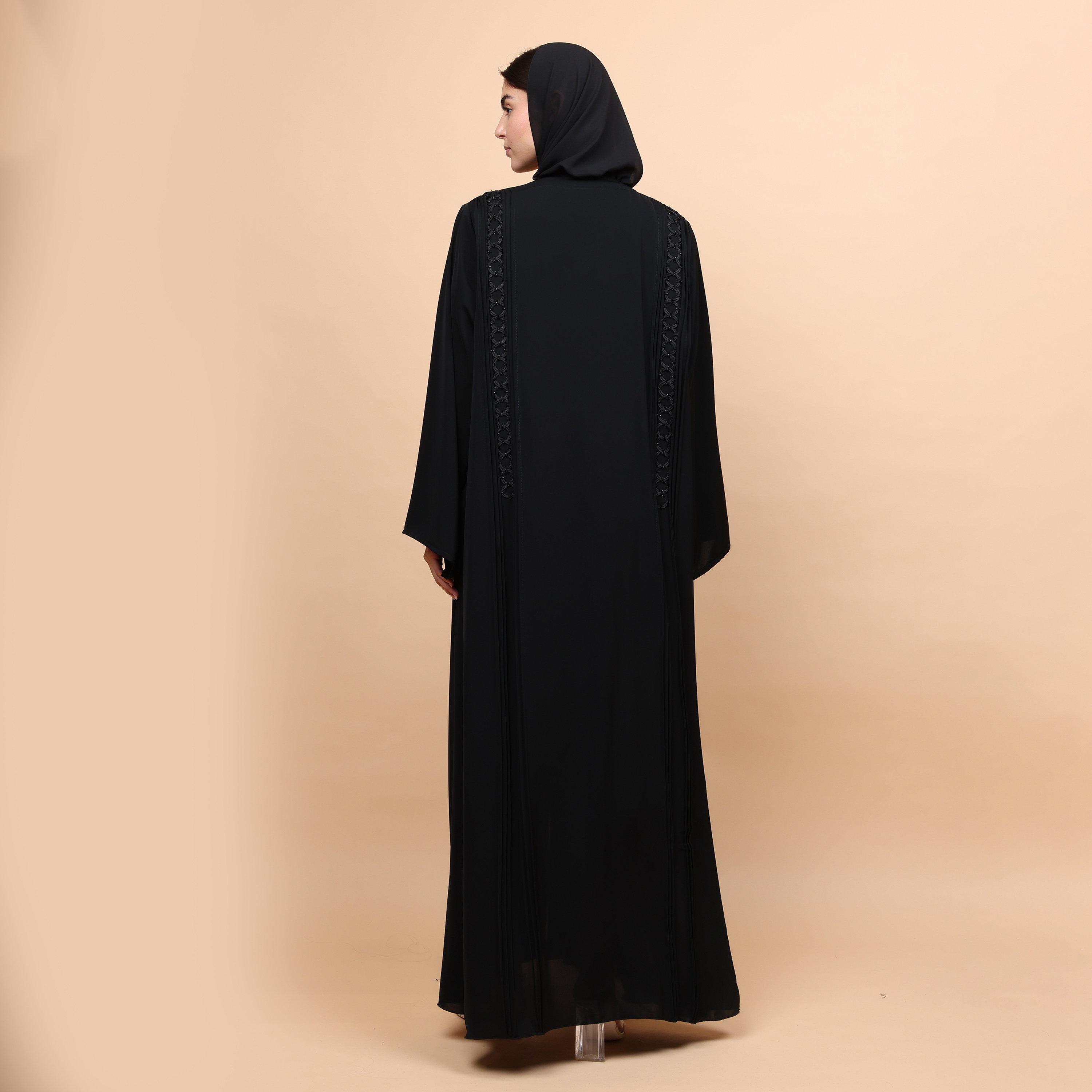 عباية نسائية قماش نيدا بتفاصيل مكسرة و"أبليكيه" وأكمام واسعة مع حجاب - أسود من إكسا-women-arabicclothing-abayas-image-5