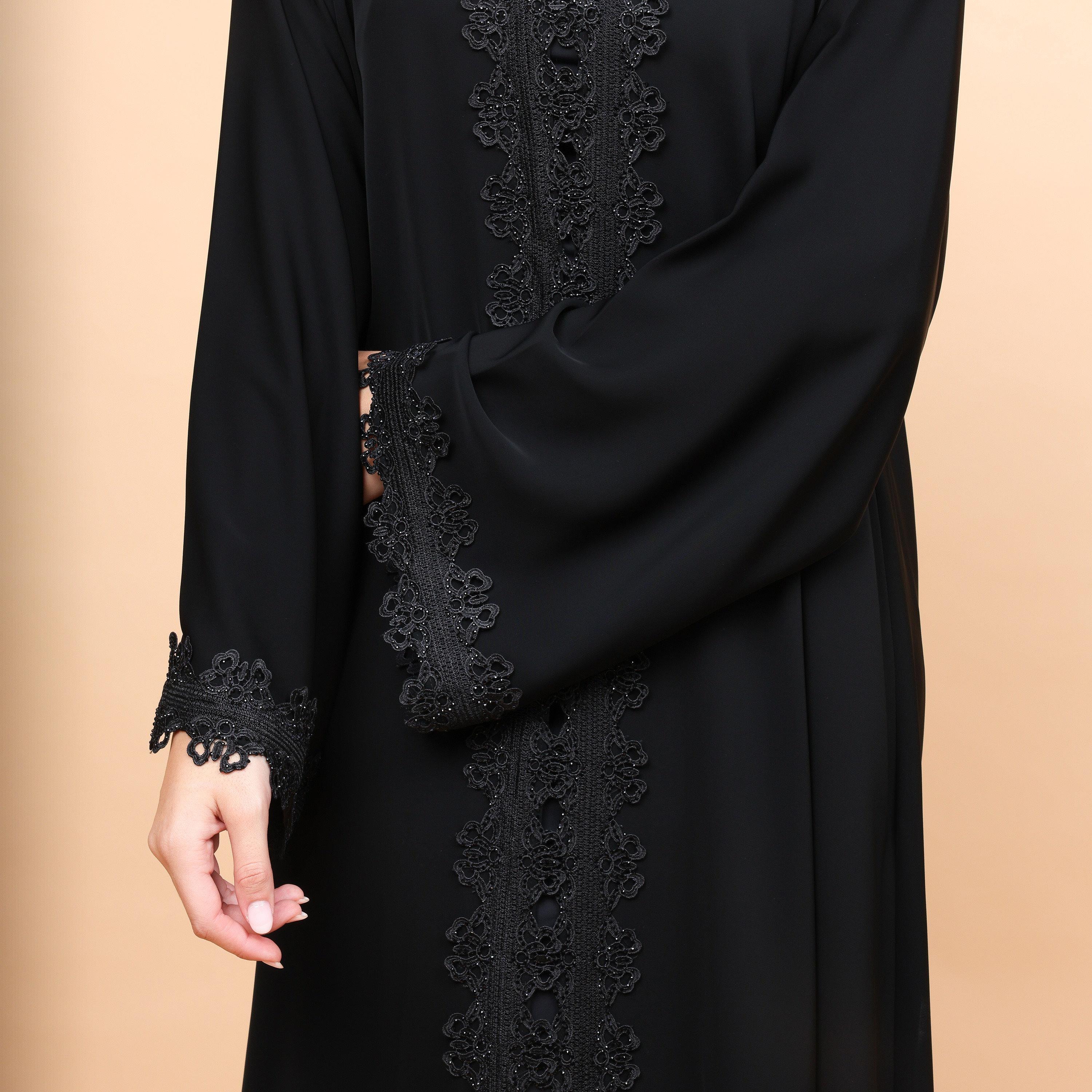 عباية نسائية قماش نيدا بتفاصيل دانتيل وأكمام واسعة مع حجاب - أسود من إكسا-women-arabicclothing-abayas-image-3