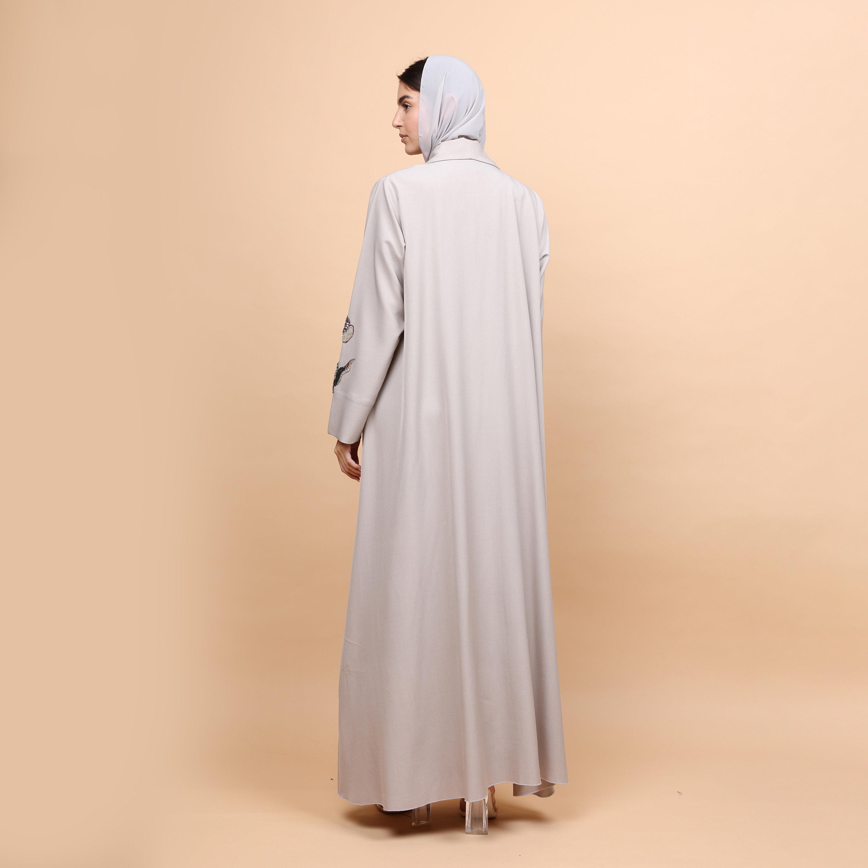 عباية رسمية نسائية قماش بيلا بياقة مطرزة بزهور وخرز مع حجاب - رمادي من إكسا-women-arabicclothing-abayas-image-5