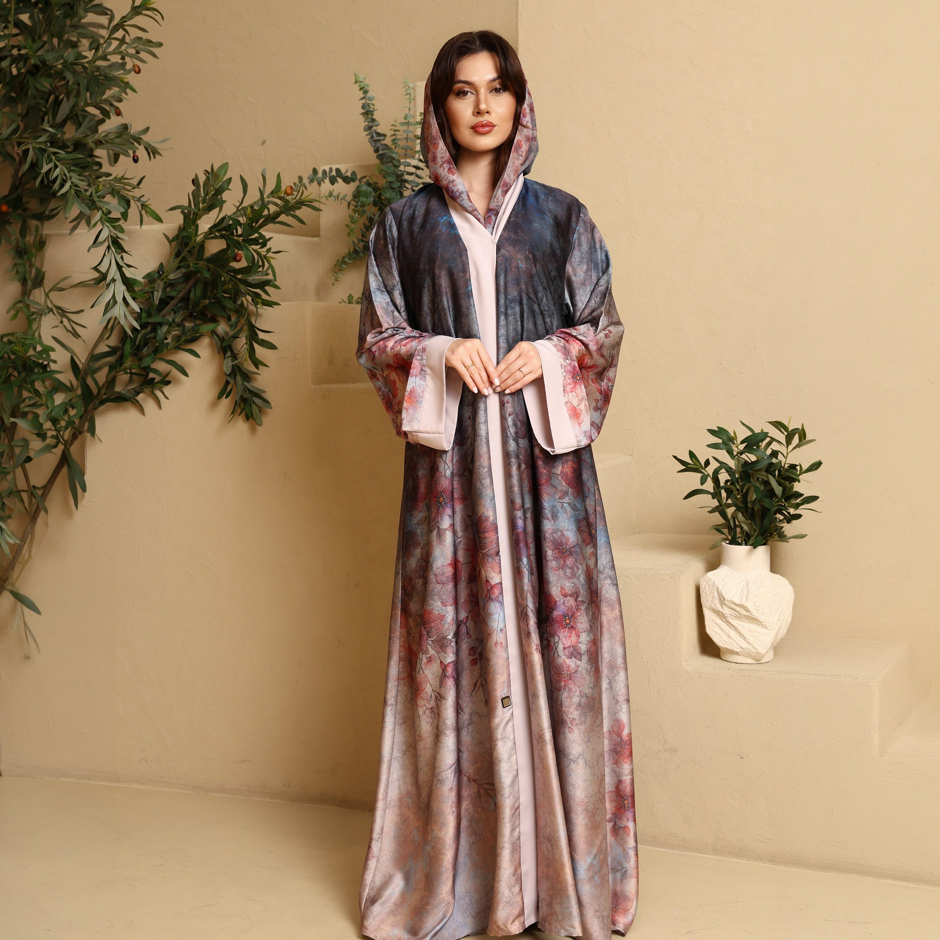 عباية نسائية من قماش أرماني بطبعة زهور وأكمام واسعة مع حجاب باللون الوردي من إككسا-women-arabicclothing-abayas-image-1