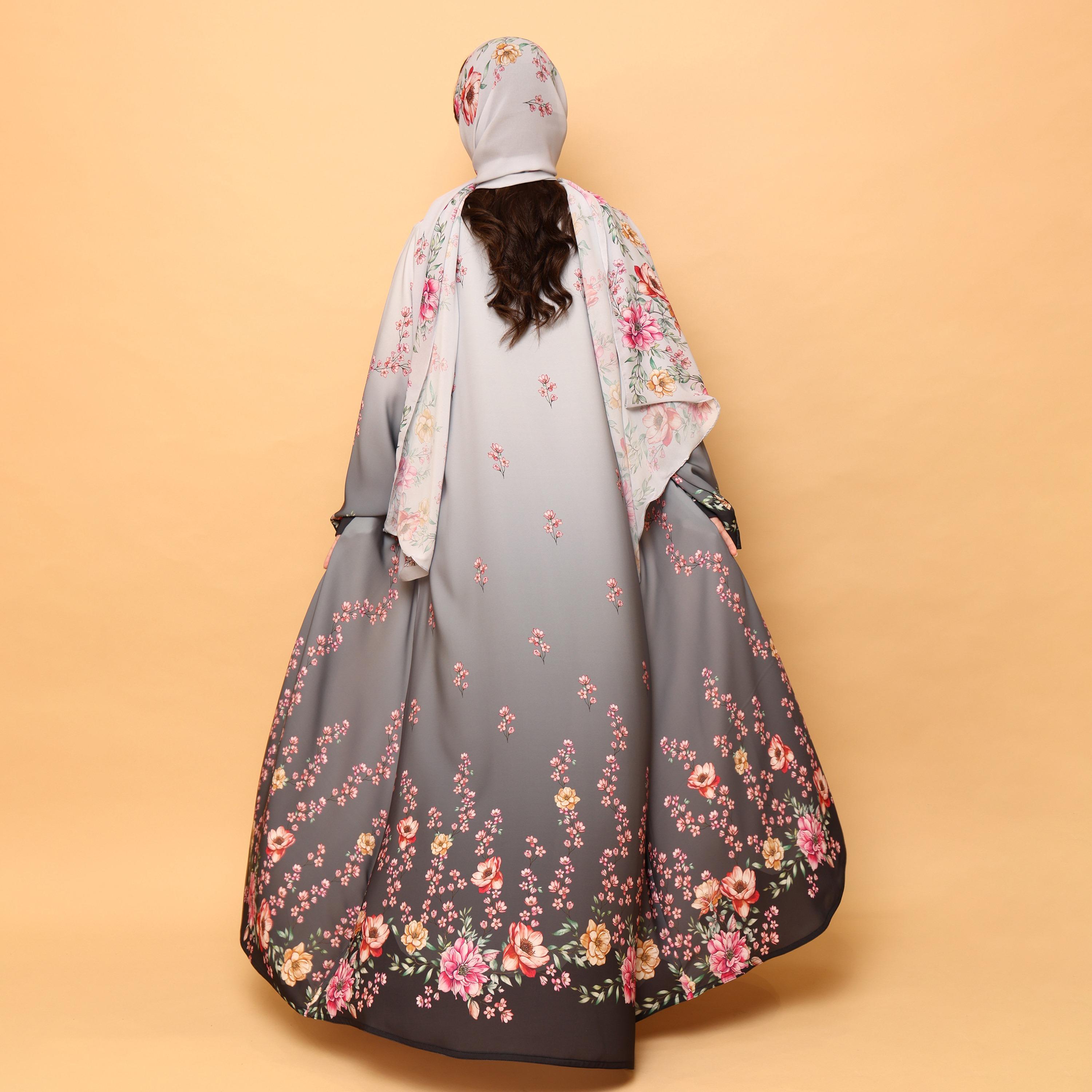 عباية نسائية من قماش الندا بطبعة زهور وأكمام واسعة مع حجاب باللون الوردي من إككسا-women-arabicclothing-abayas-image-4