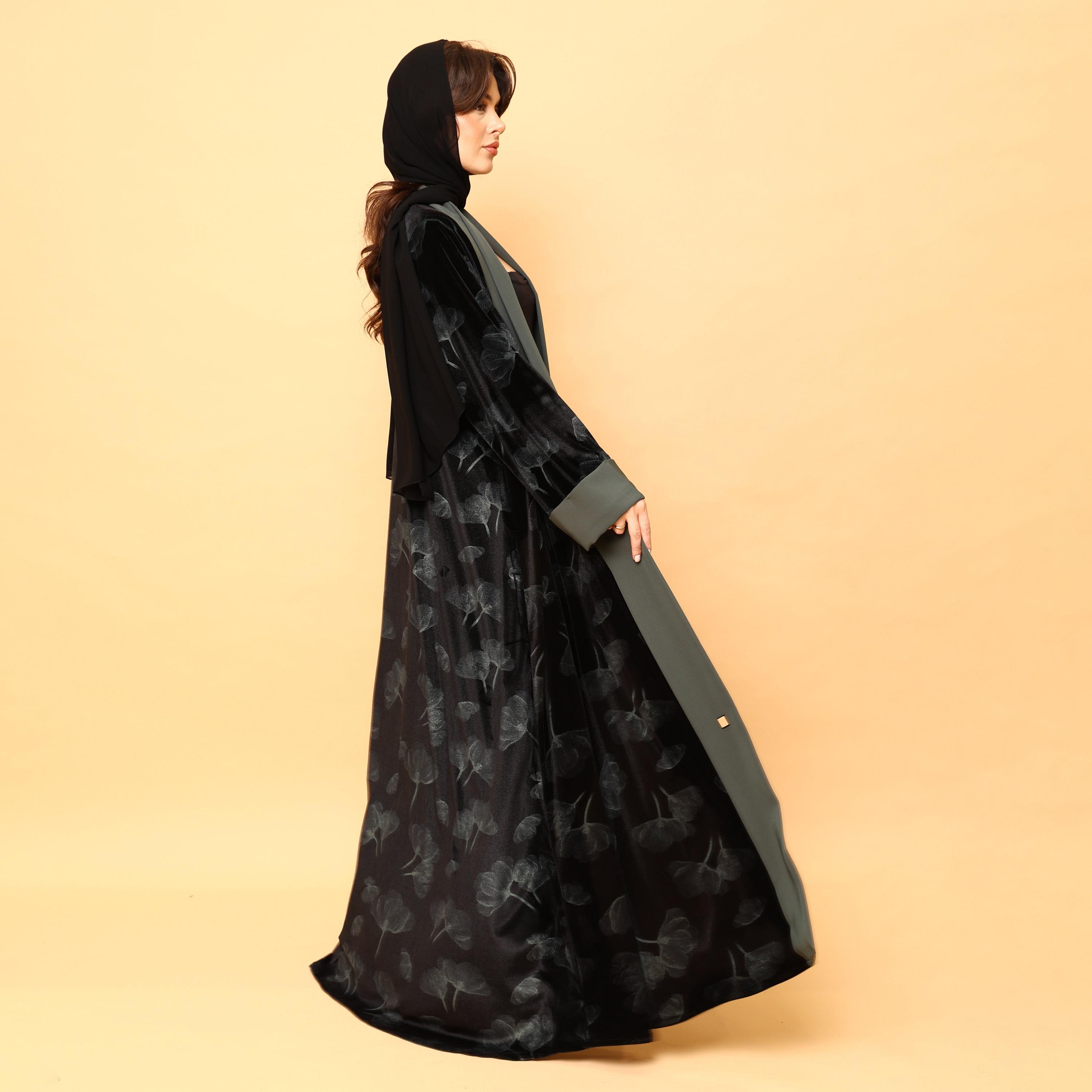 IKKXA Black Contrast Trim Floral Print Contrast Cuff Sleeves Velvet Women's Flared Abaya with Hijab-women-arabicclothing-abayas-image-5