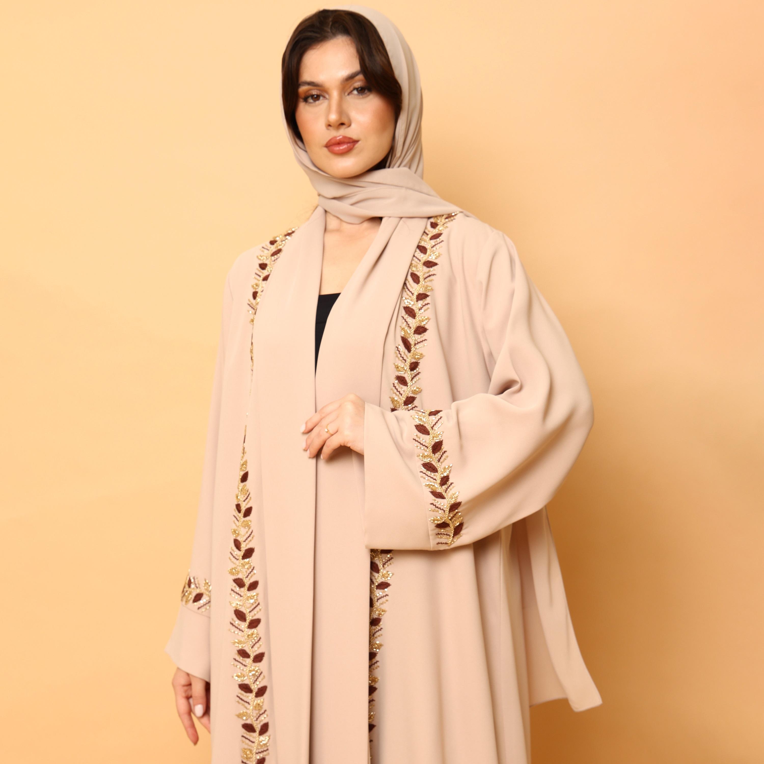 عباية نسائية واسعة (كلوش) من قماش الكريب مزينة بالخرز مع أكمام واسعة وحجاب باللون البيج من إككسا-women-arabicclothing-abayas-image-2