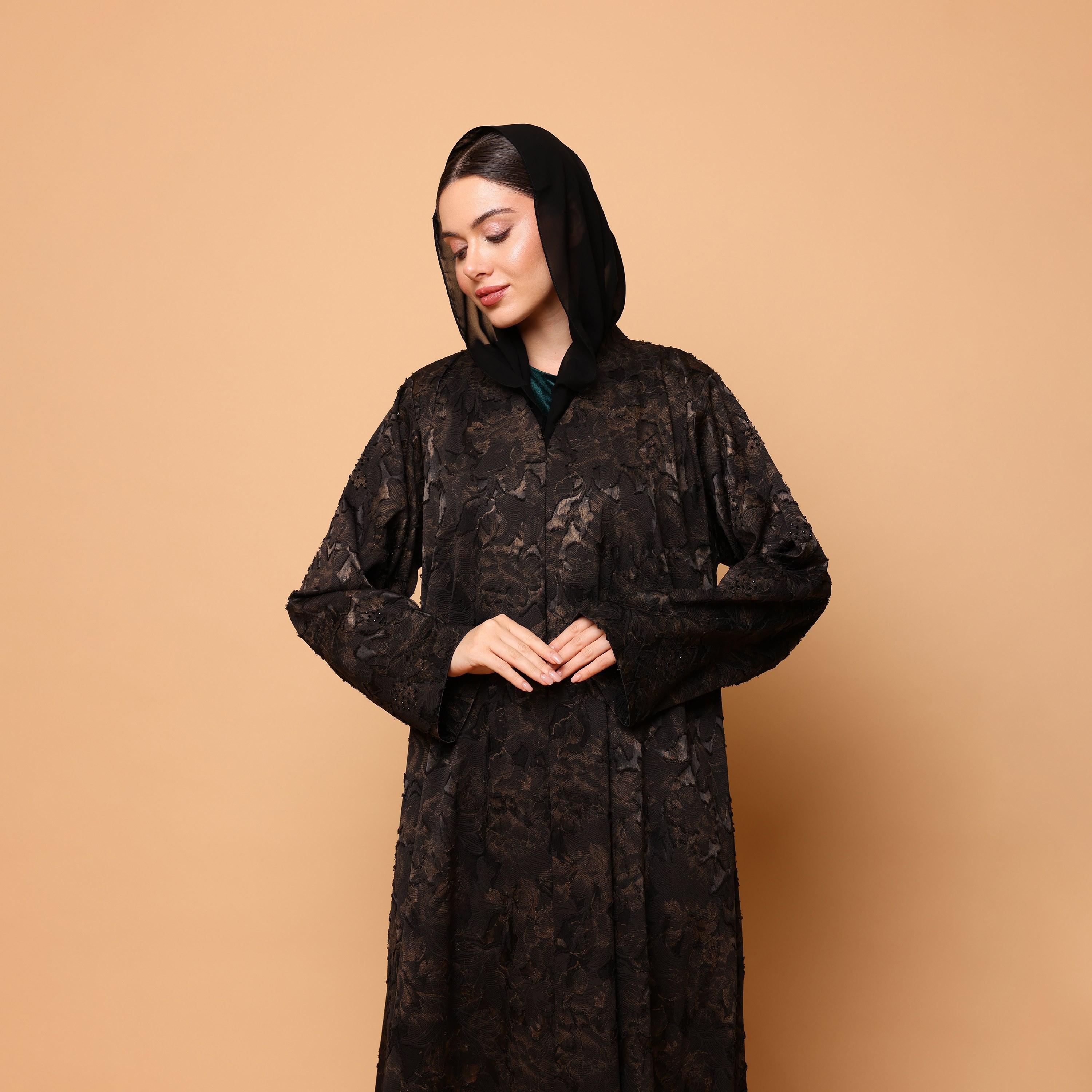 عباية نسائية من قماش الجاكار بنقشة زهور مع حجاب باللون البني من إككسا-women-arabicclothing-abayas-image-2