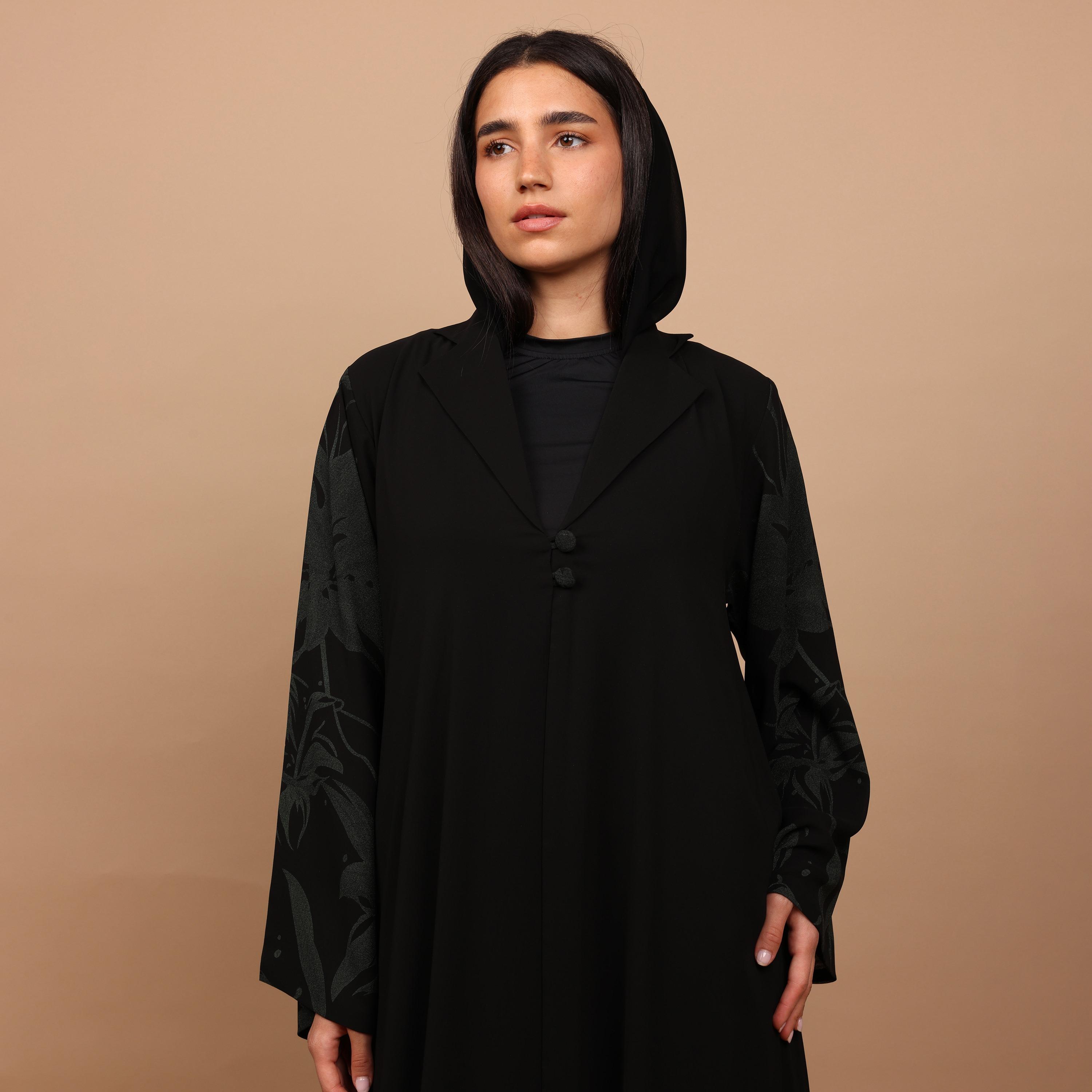 عباية نسائية سوداء بطبعة زهور بياقة طية صدر وأكمام واسعة من الشيفون مع حجاب من إككسا-women-arabicclothing-abayas-image-2