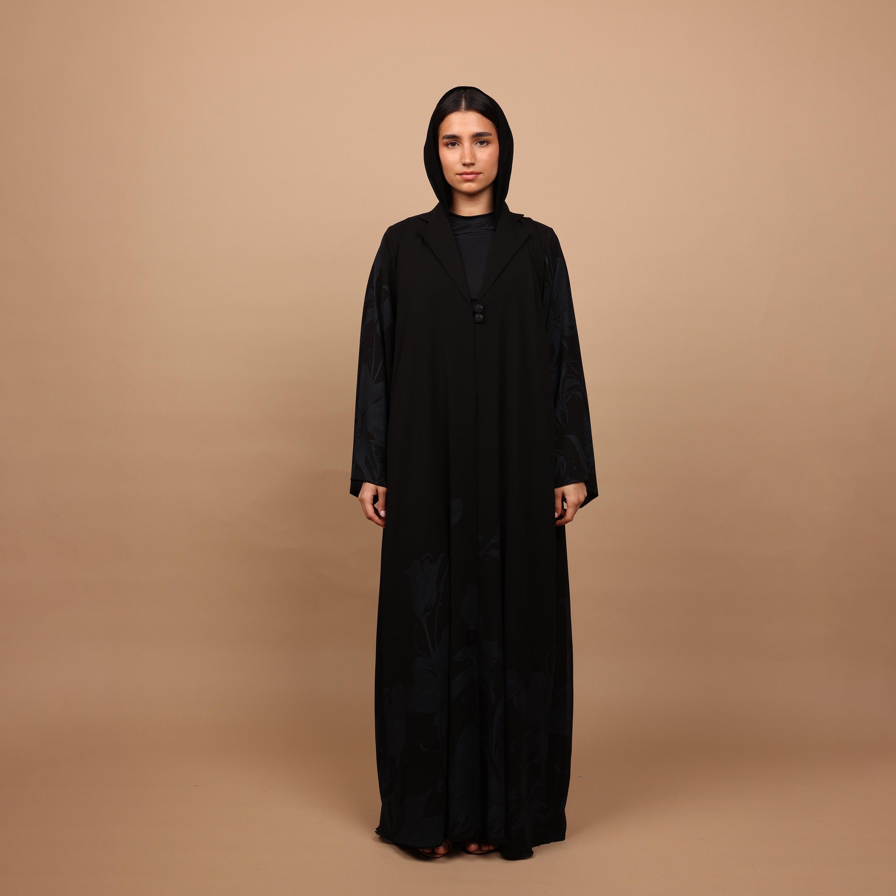 عباية نسائية من قماش الشيفون بطبعة زهور وياقة طية صدر (لافيل) مع حجاب باللون الأسود من إككسا-women-arabicclothing-abayas-image-3