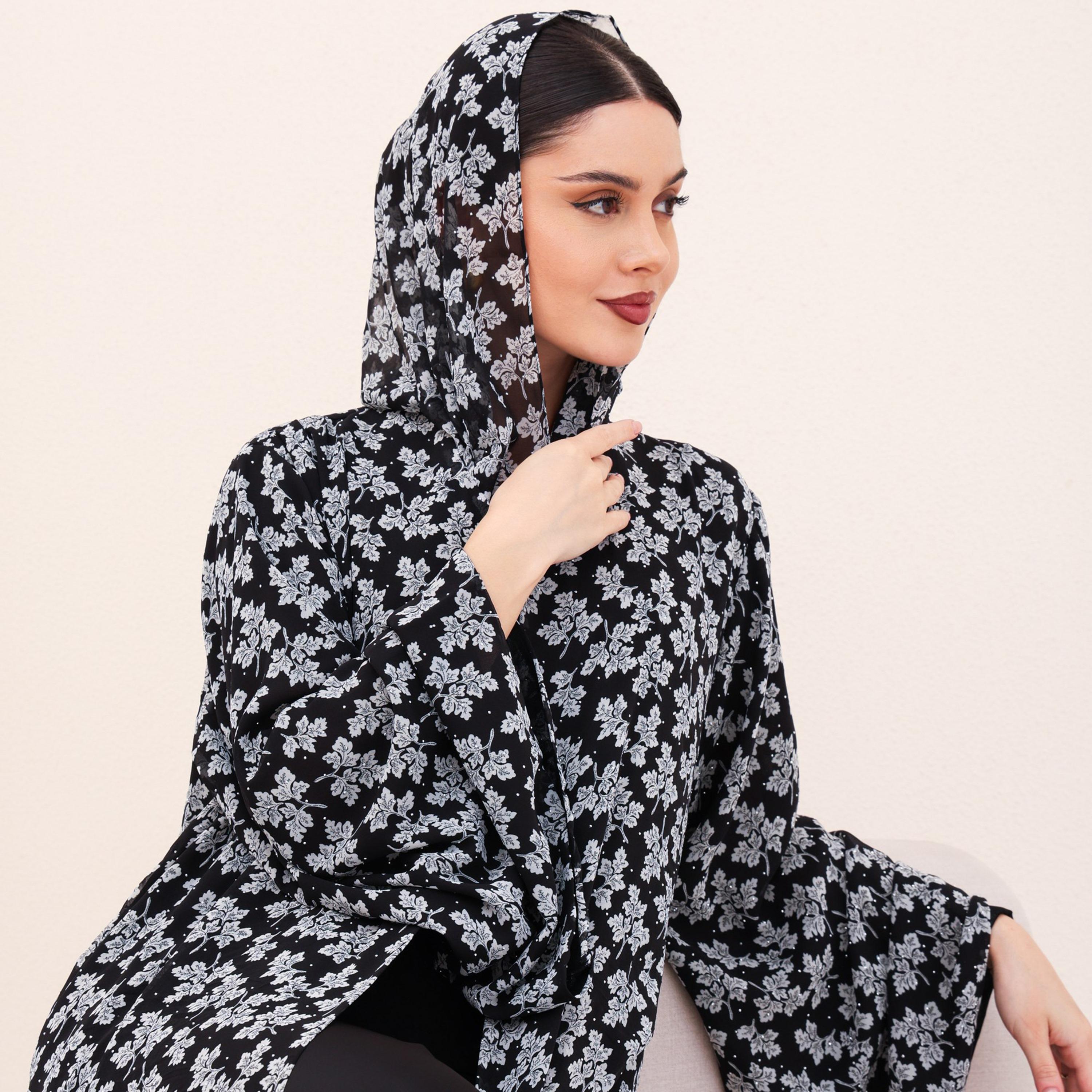عباية للنساء من الشيفون باللون الأسود بطبعة زهور وأكمام واسعة مع حجاب من إككسا-women-arabicclothing-abayas-image-2