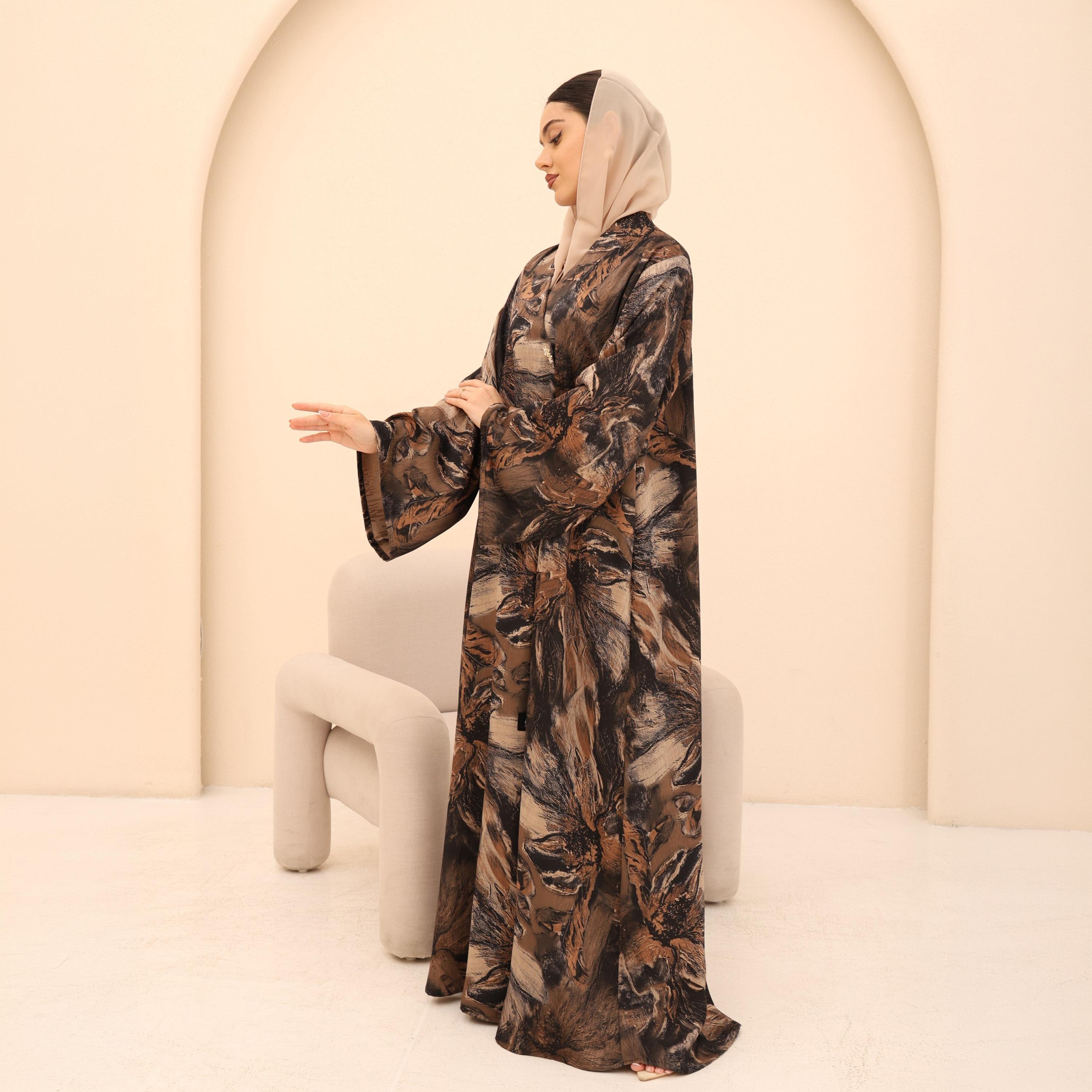 عباية للنساء من الجاكار بطبعة تجريدية وأكمام واسعة مع حجاب من إككسا-women-arabicclothing-abayas-image-4