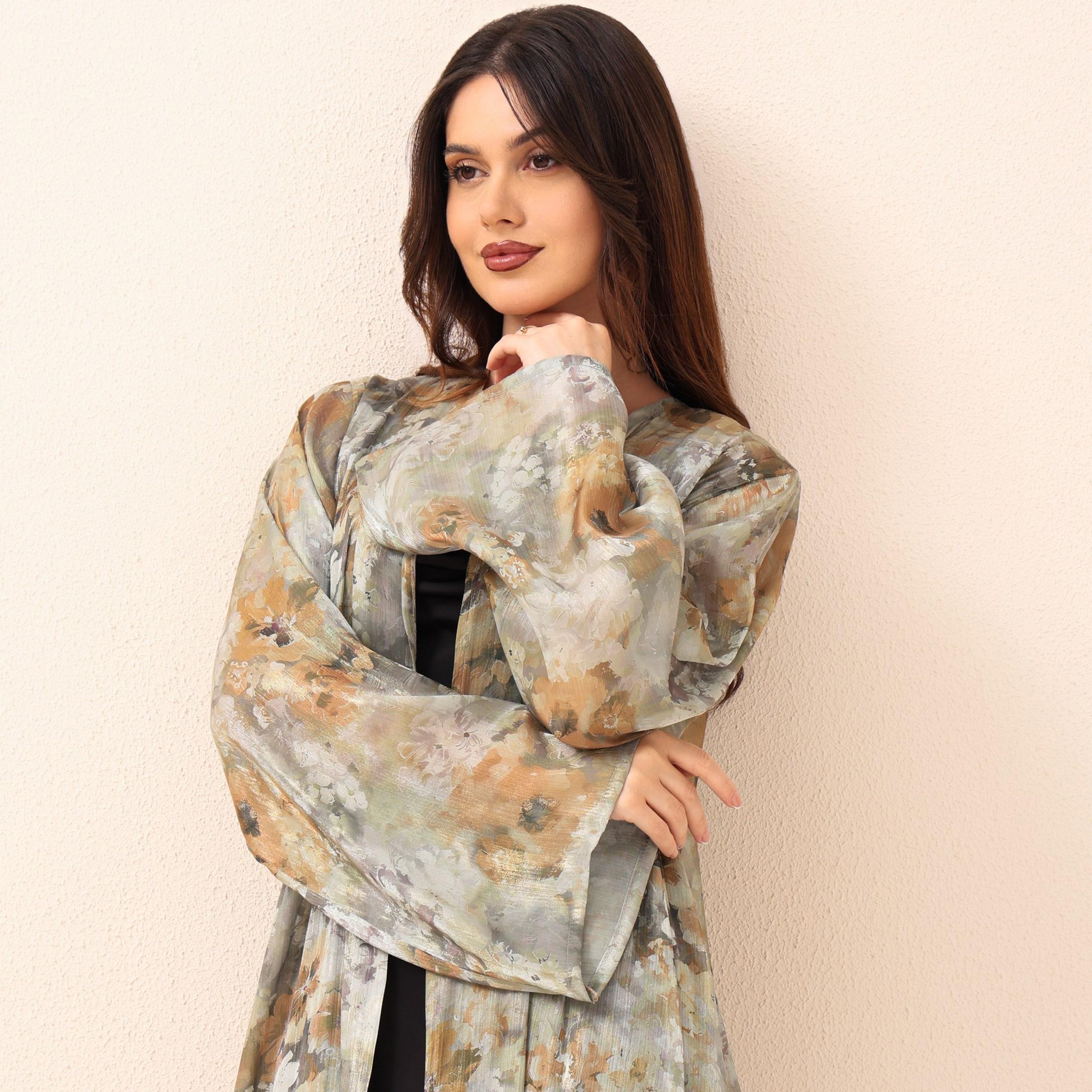 عباية للنساء من الأورجانزا بطبعة ربط وصبغ ألوان مائية وأكمام واسعة من إككسا-women-arabicclothing-abayas-image-7