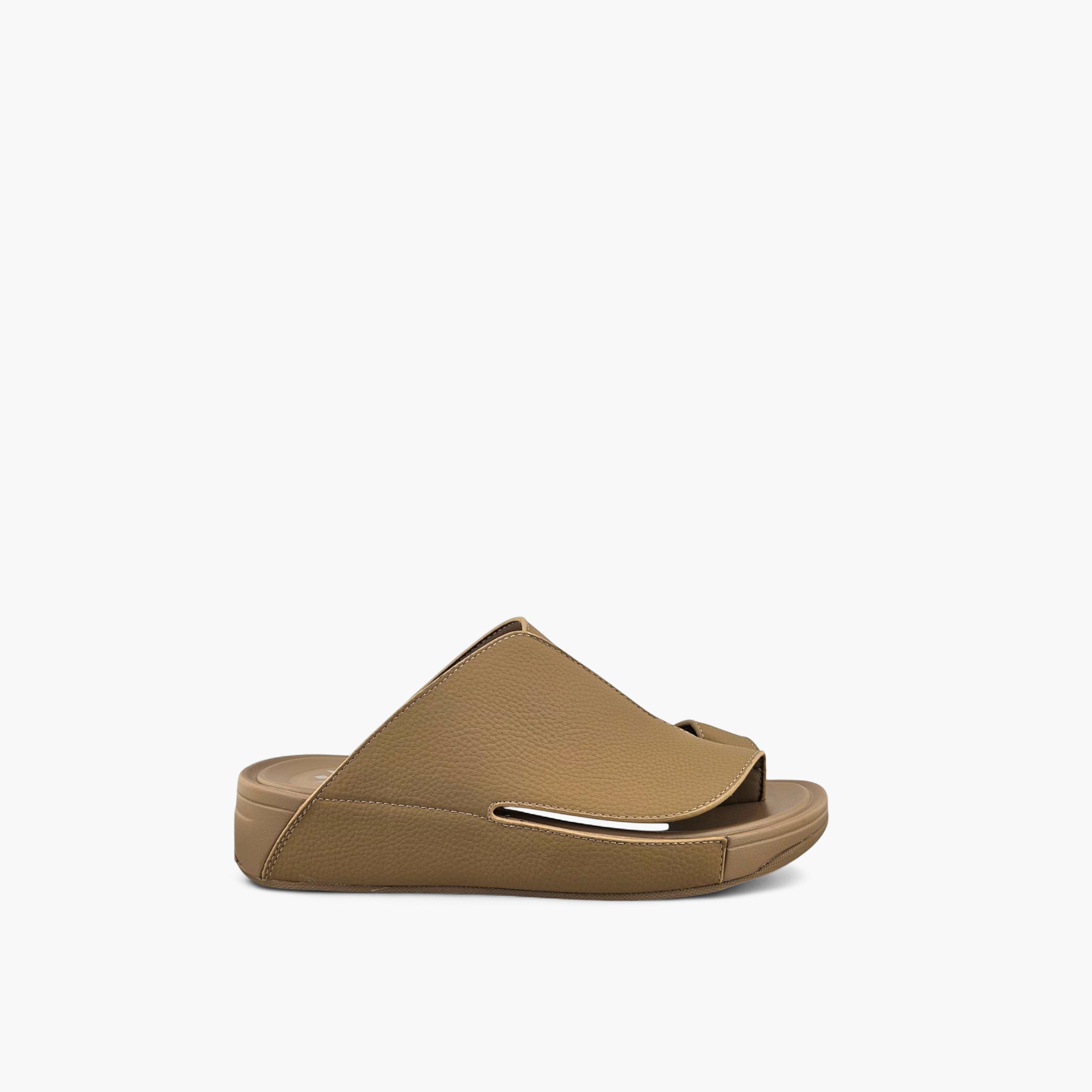 Al Fanoos Men's Slip-On Plush Comfort Arabic Sandals  | AF2602136-men-shoes-sandals-image-3