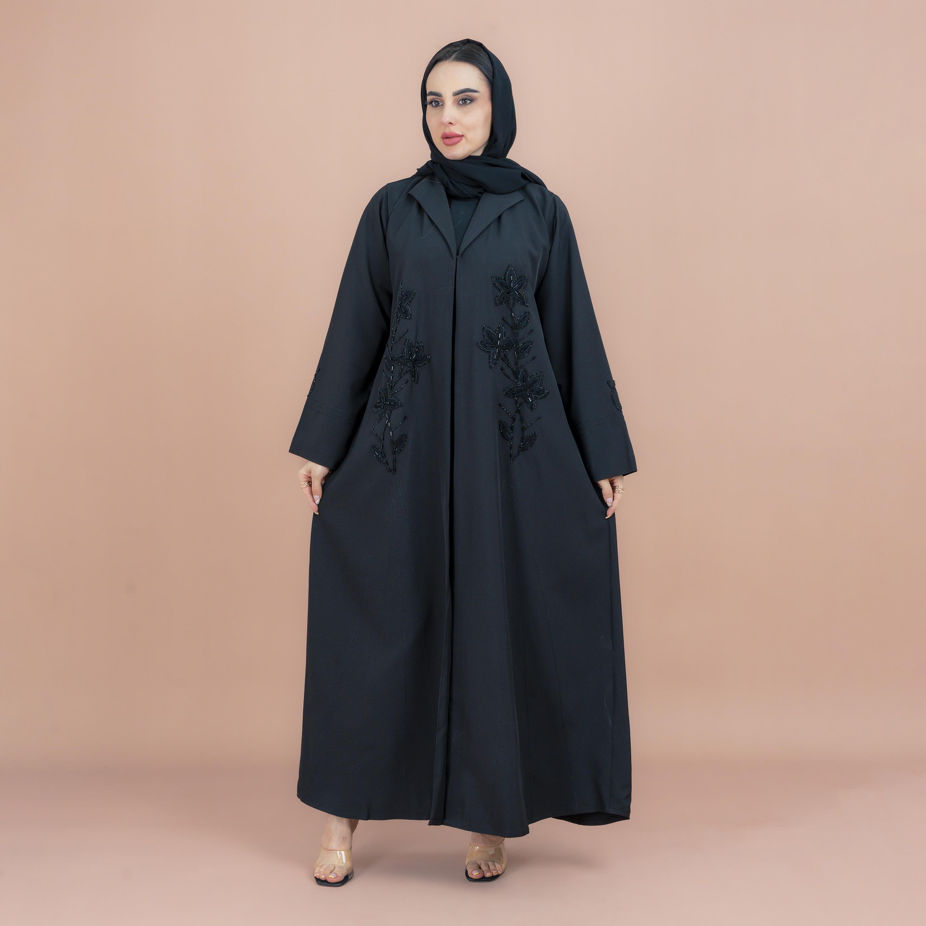 عباية بتصميم تقليدي أسود مع ياقة طية صدر على شكل معطف للنساء من اي كيه كيه اكس ايه-women-arabicclothing-abayas-image-1