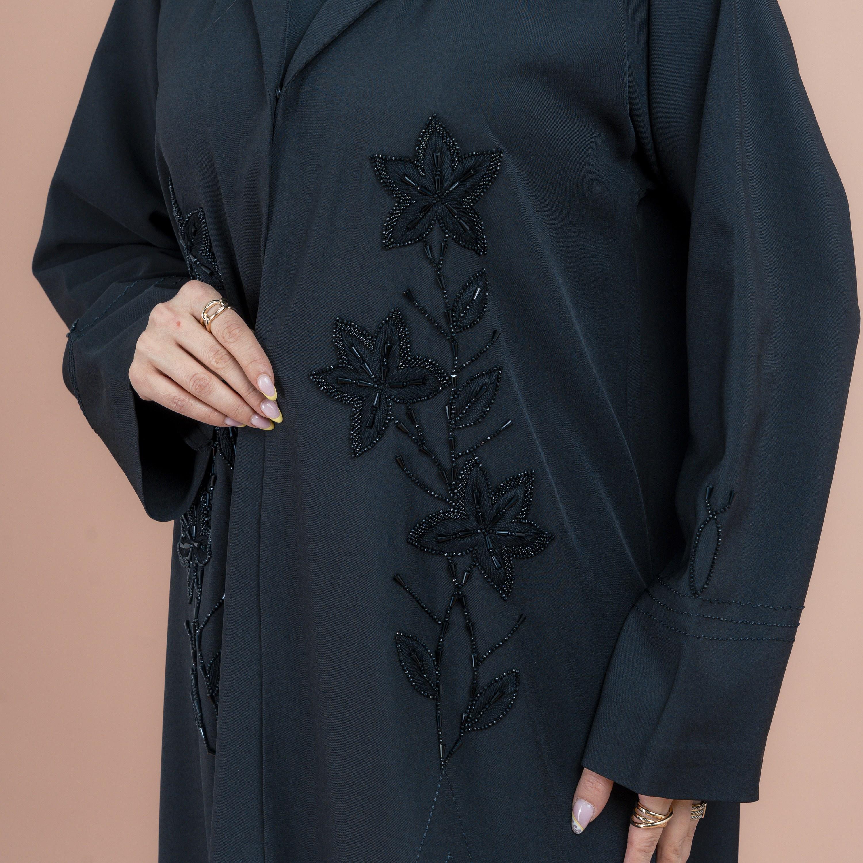 عباية بتصميم تقليدي أسود مع ياقة طية صدر على شكل معطف للنساء من اي كيه كيه اكس ايه-women-arabicclothing-abayas-image-2