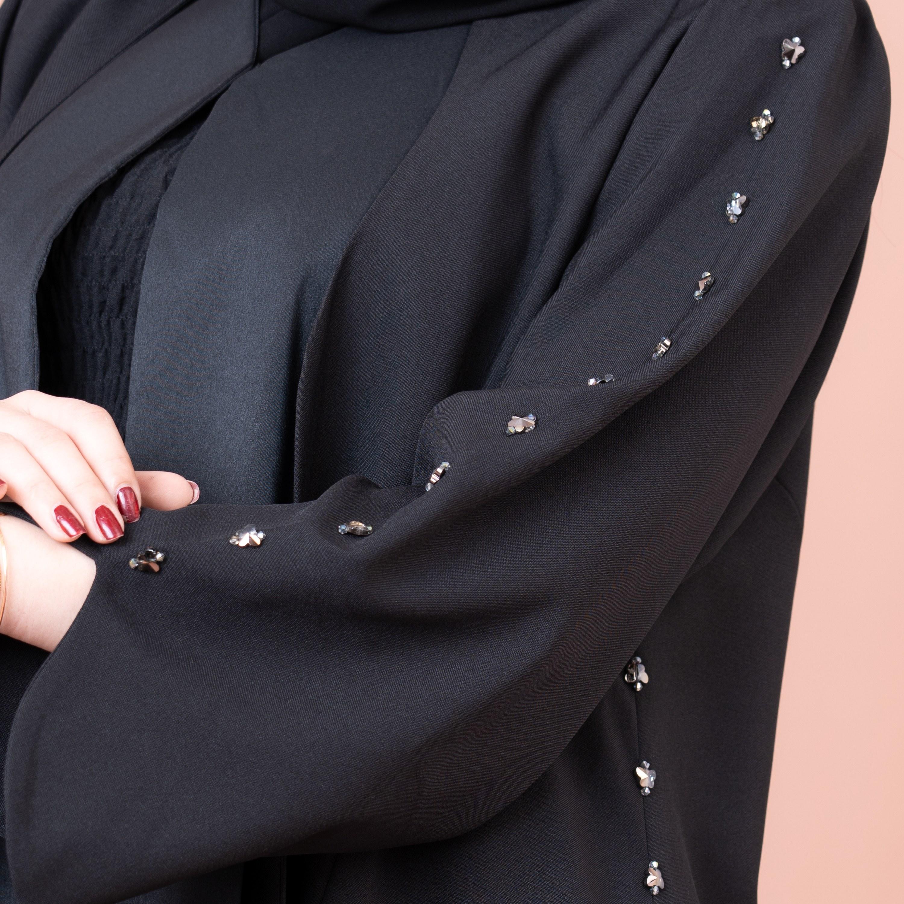 عباية نسائية سوداء فاخرة ومزينة بالخرز مع حجاب من إيككسا-women-arabicclothing-abayas-image-2