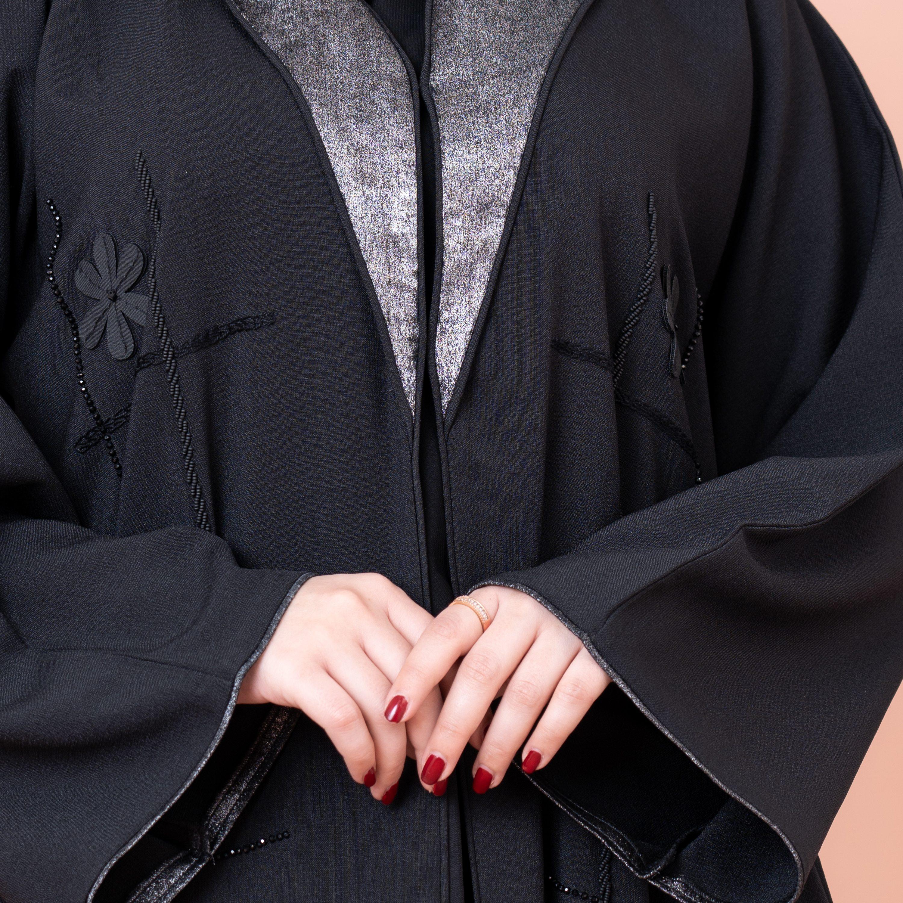 عباية نسائية سوداء بأكمام واسعة ومطرزة بتطبيقات مع حجاب من إيككسا-women-arabicclothing-abayas-image-2
