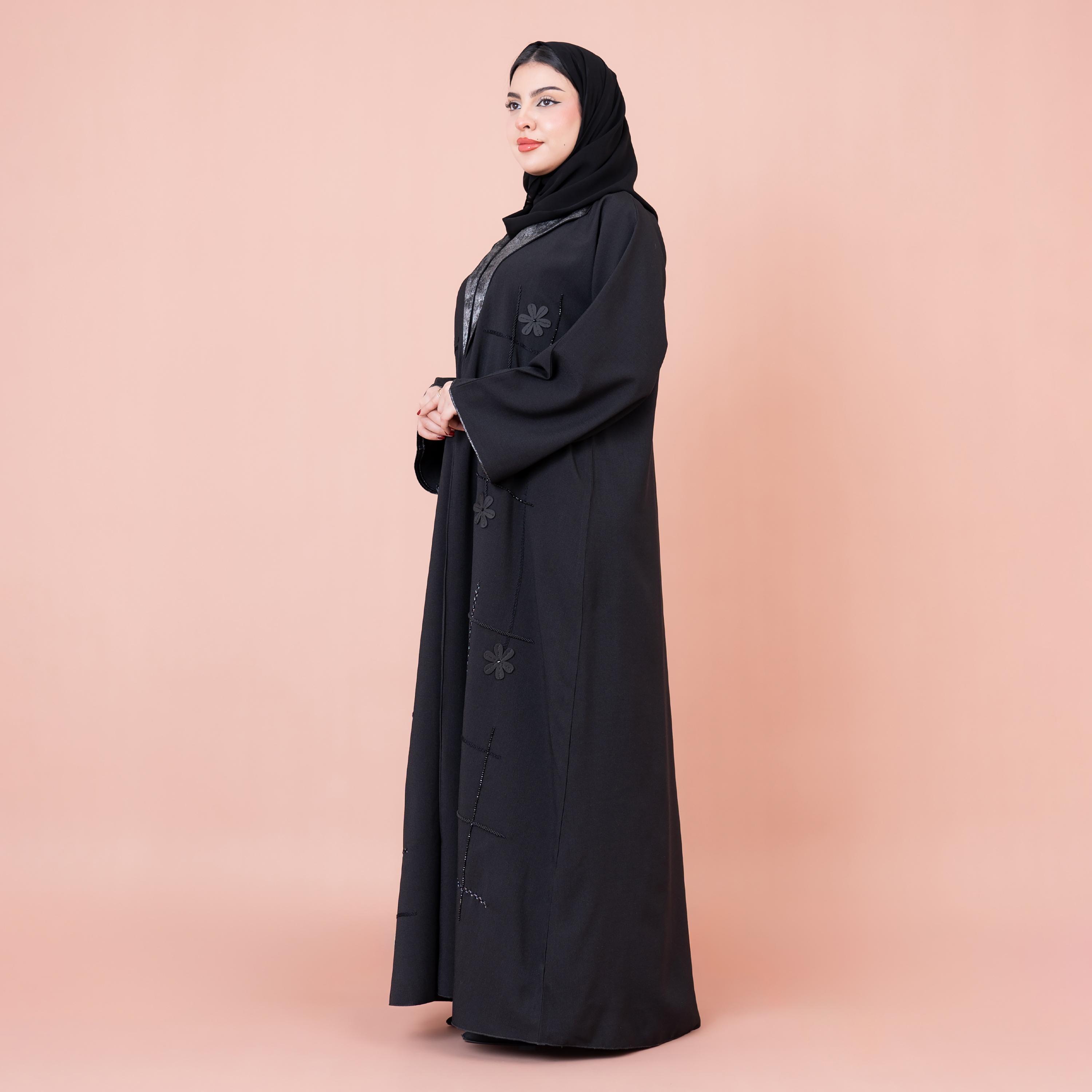 عباية نسائية سوداء بأكمام واسعة ومطرزة بتطبيقات مع حجاب من إيككسا-women-arabicclothing-abayas-image-3