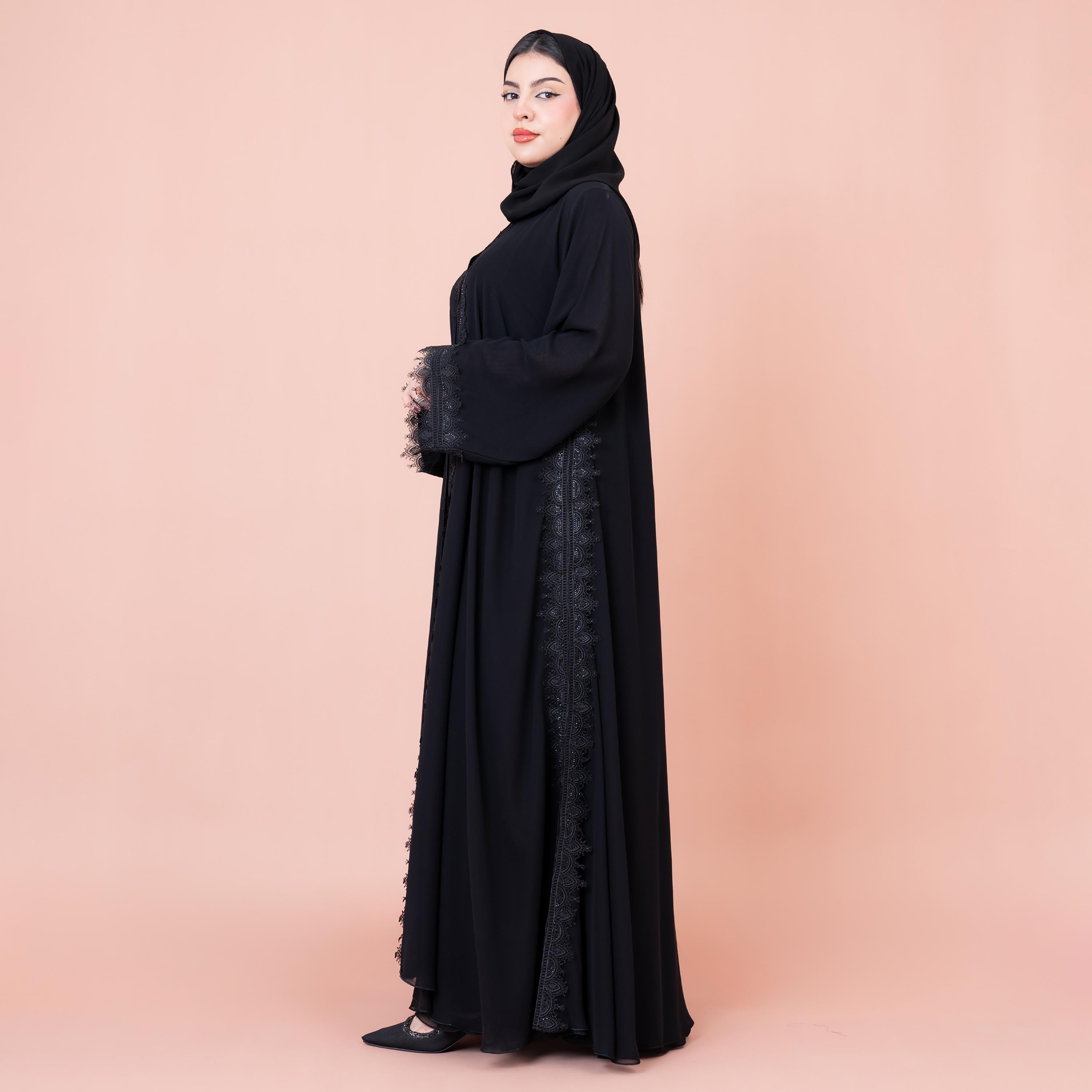 عباية نسائية سوداء بأكمام واسعة من قماش الشيفون ومطرزة بتطبيقات مع حجاب من إيككسا-women-arabicclothing-abayas-image-3