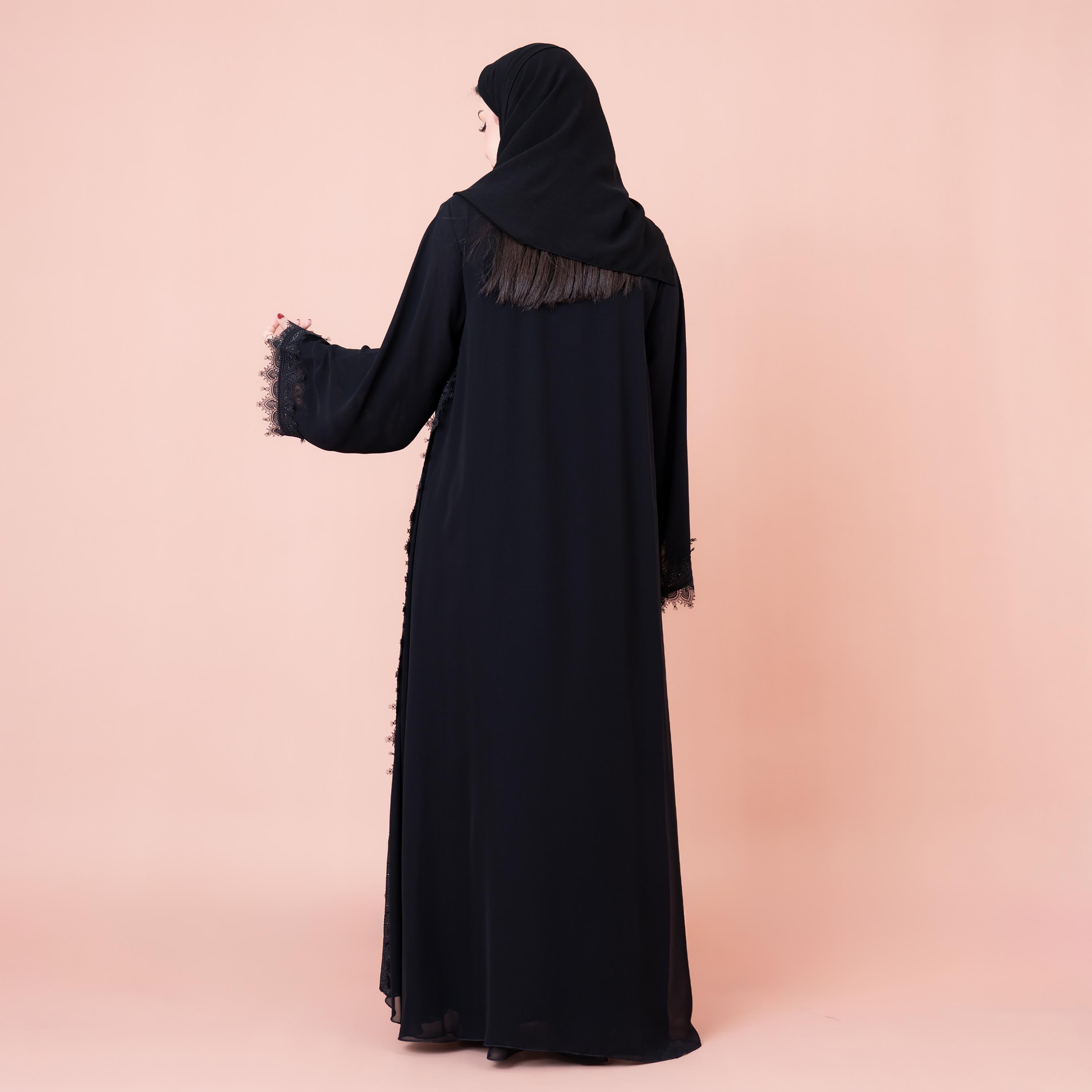 عباية نسائية سوداء بأكمام واسعة من قماش الشيفون ومطرزة بتطبيقات مع حجاب من إيككسا-women-arabicclothing-abayas-image-5