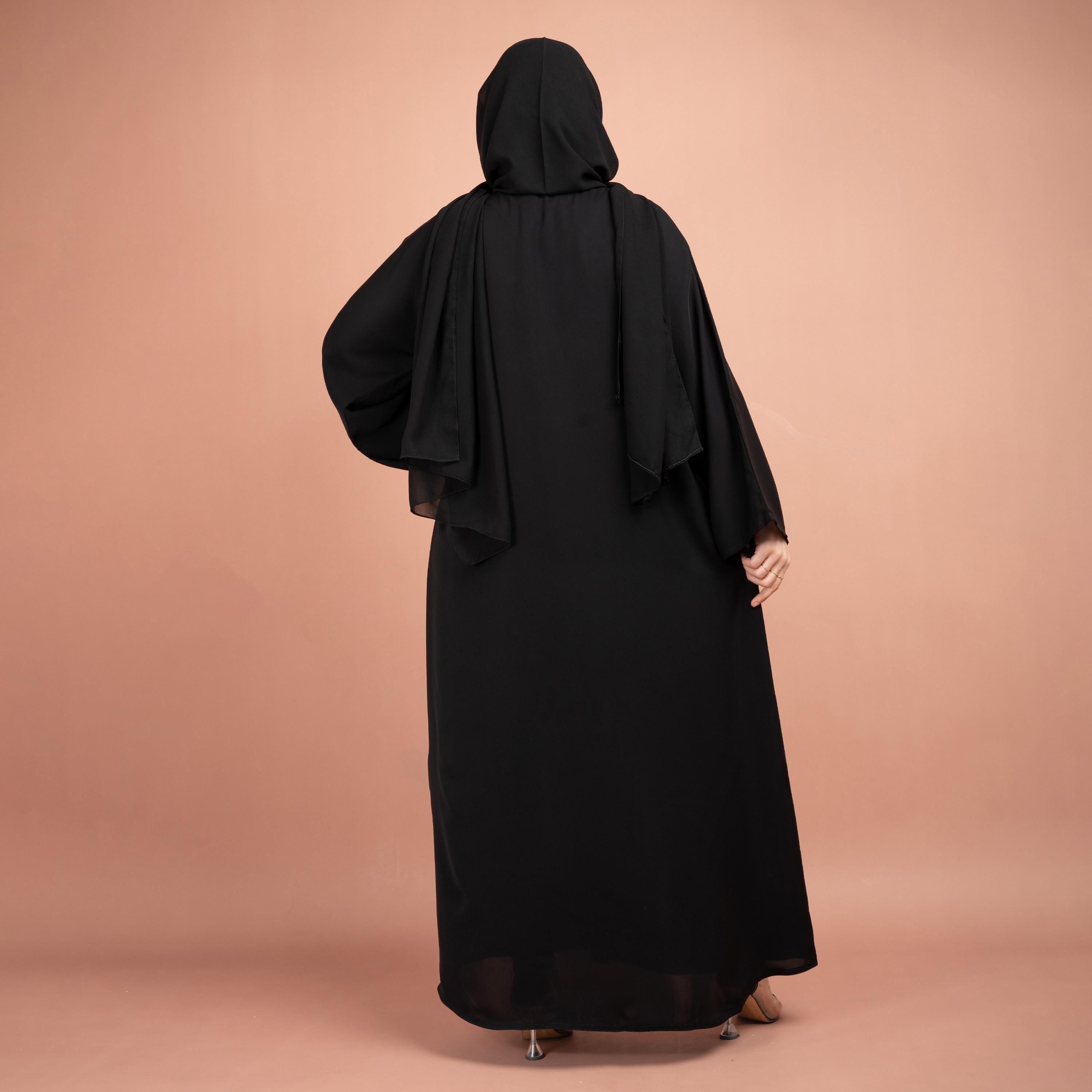 عباية إيككسا باللون الأسود مع حجاب وأكمام مطرزة واسعة بالخرز-women-arabicclothing-abayas-image-4