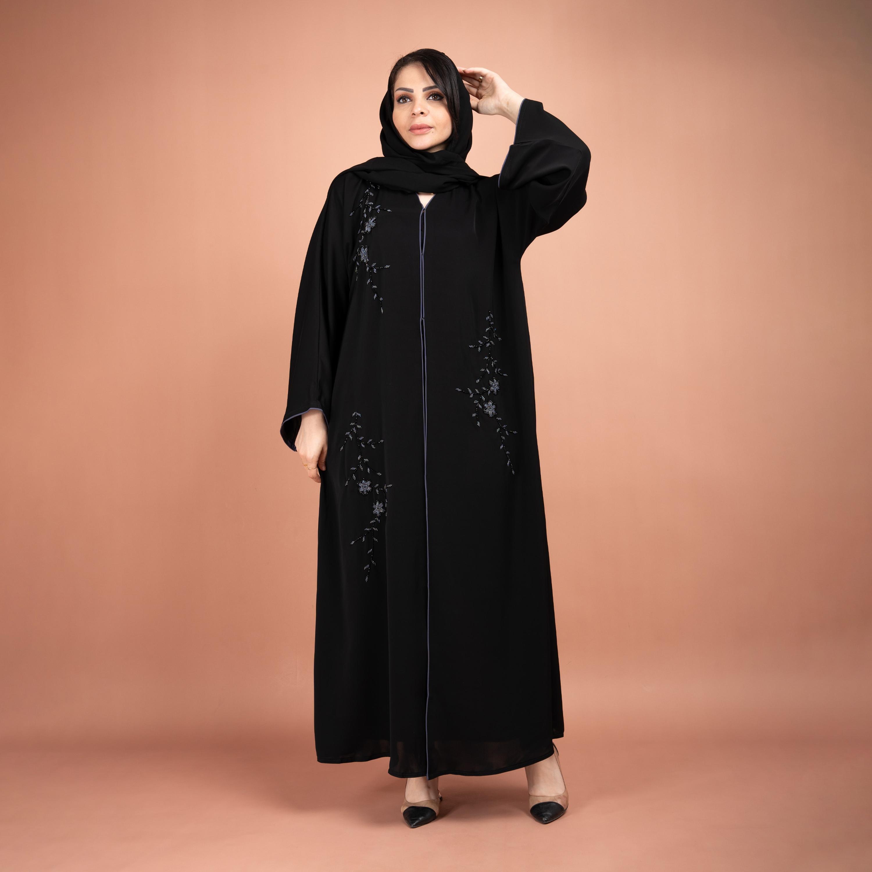 عباية إيككسا باللون الأسود مع حجاب وأكمام مطرزة واسعة بالخرز-women-arabicclothing-abayas-image-1