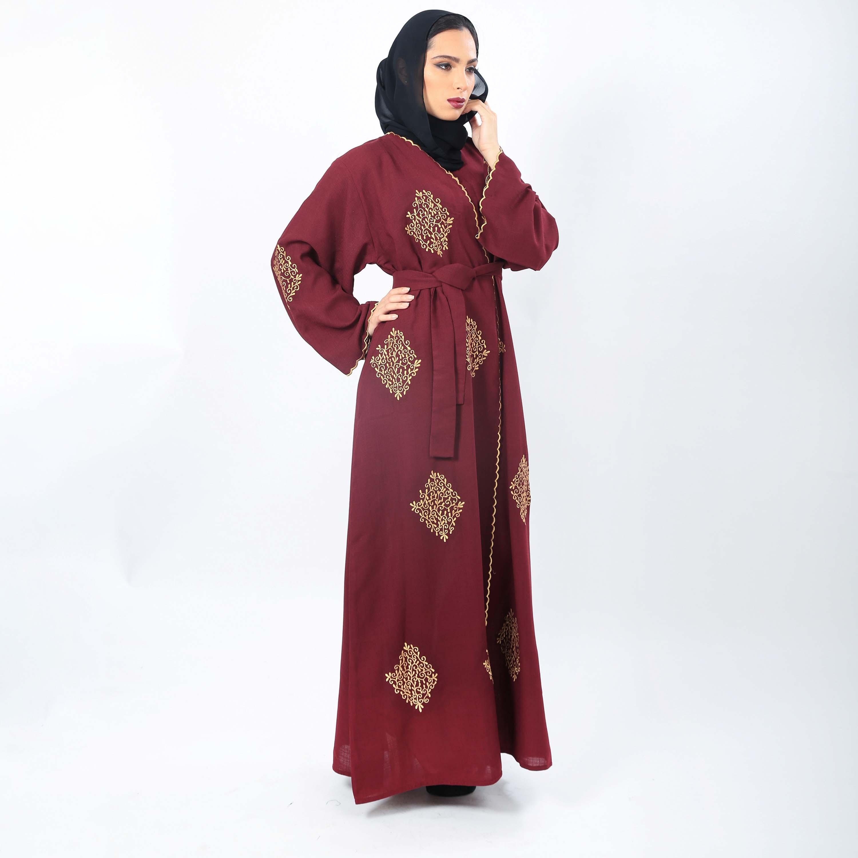 عباية لف من الكريب بأكمام واسعة مطرزة مع حجاب للنساء من نخبه-women-arabicclothing-abayas-image-2