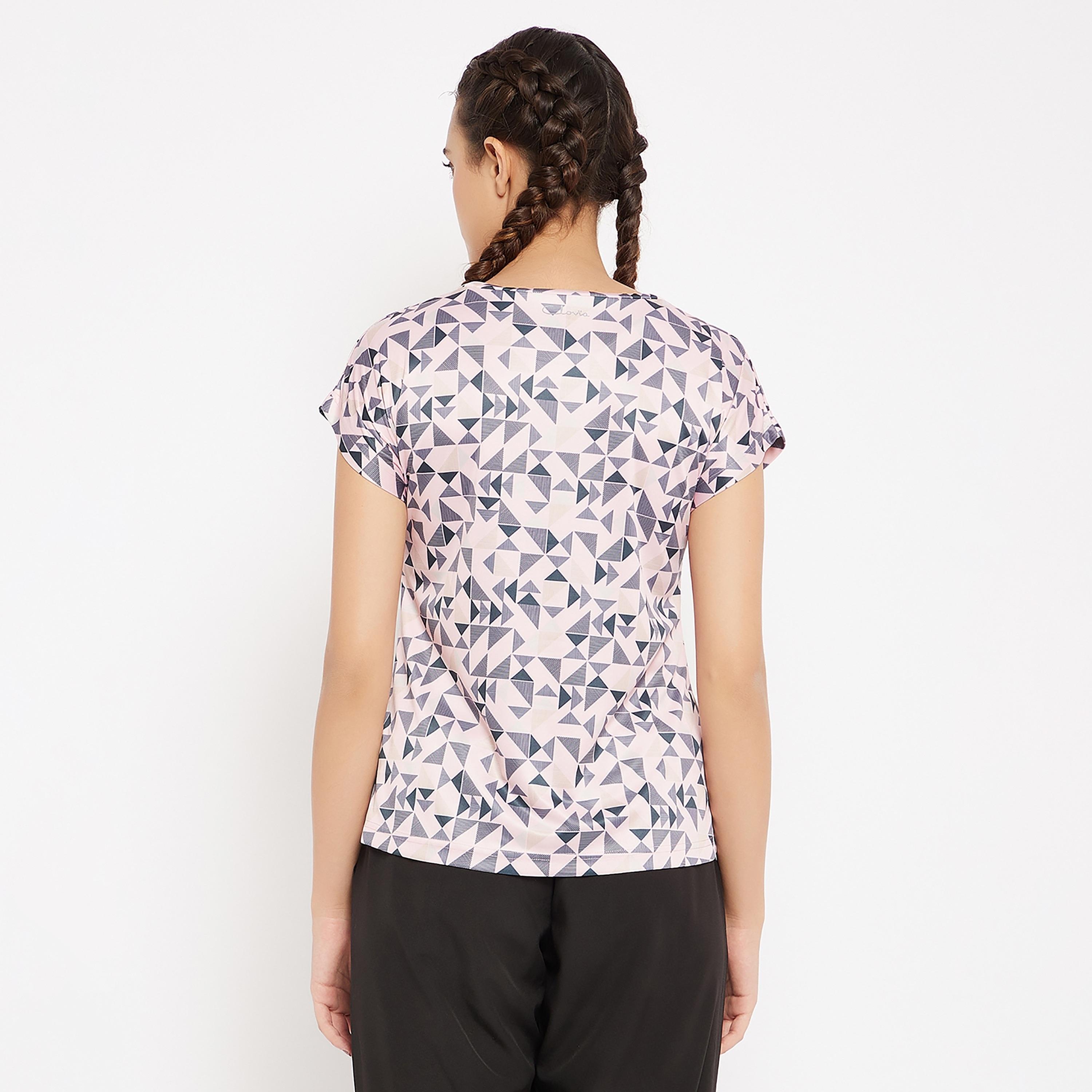 قميص قصير الأكمام بطبعة من كلوفيا برقبة مستديرة-women-clothing-sportswearandactivewear-tshirtsandvests-image-5