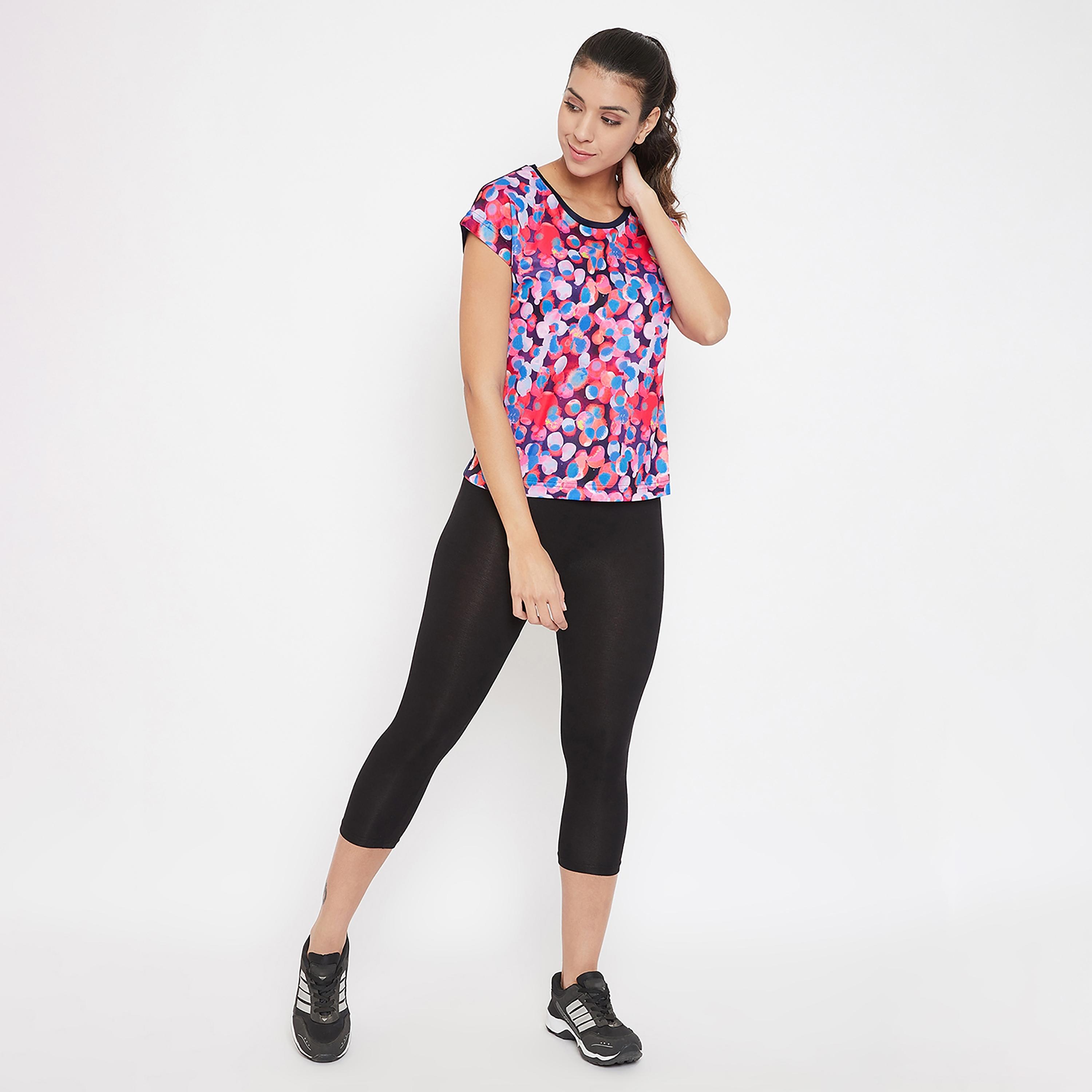 قميص قصير الأكمام بطبعة من كلوفيا برقبة مستديرة-women-clothing-sportswearandactivewear-tshirtsandvests-image-3