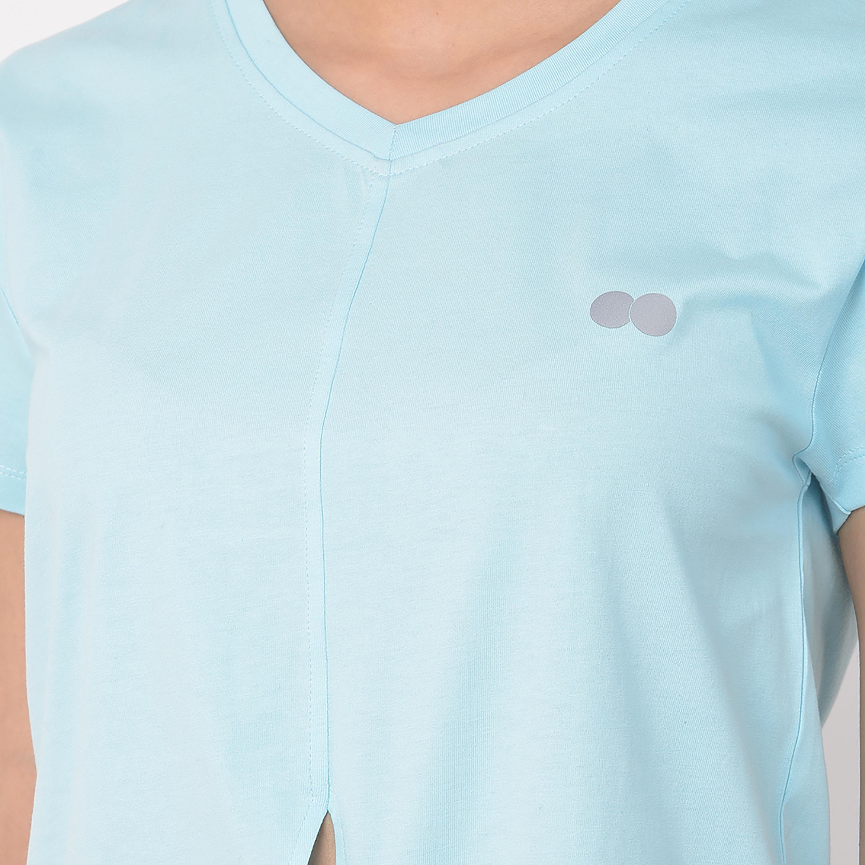 Clovia Solid V-Neck Tip Up Crop Top-women-clothing-sportswearandactivewear-tshirtsandvests-image-4