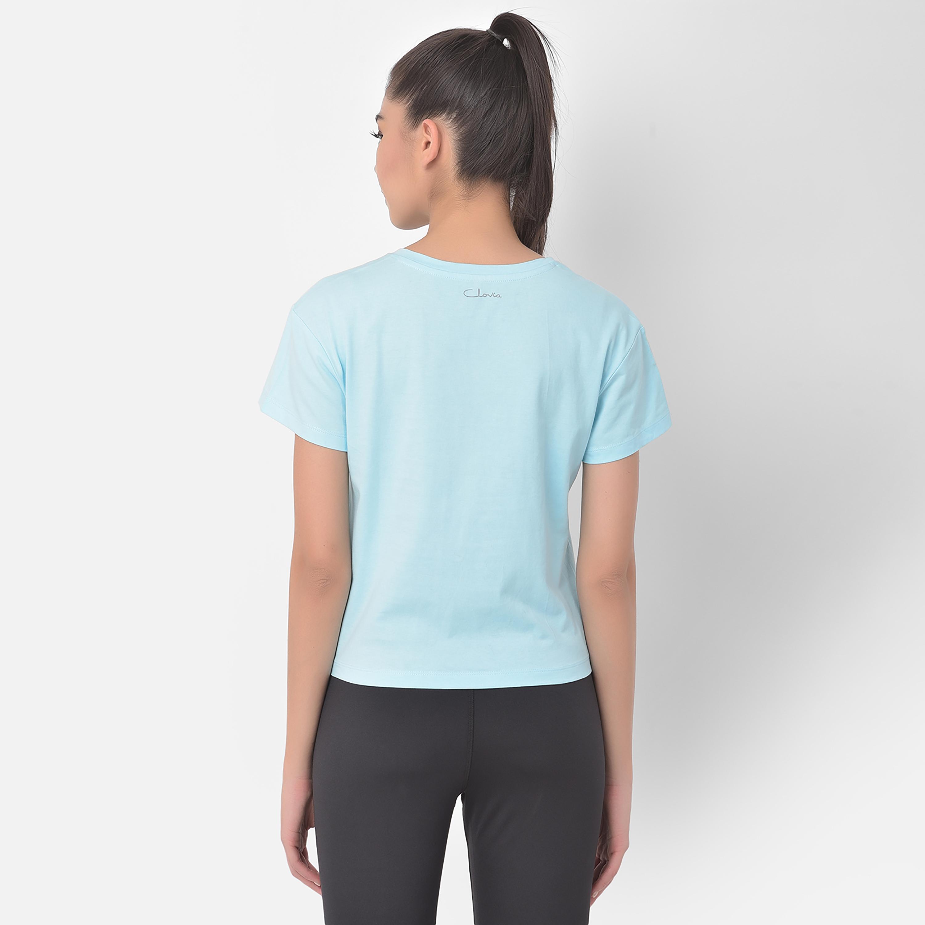 Clovia Solid V-Neck Tip Up Crop Top-women-clothing-sportswearandactivewear-tshirtsandvests-image-5