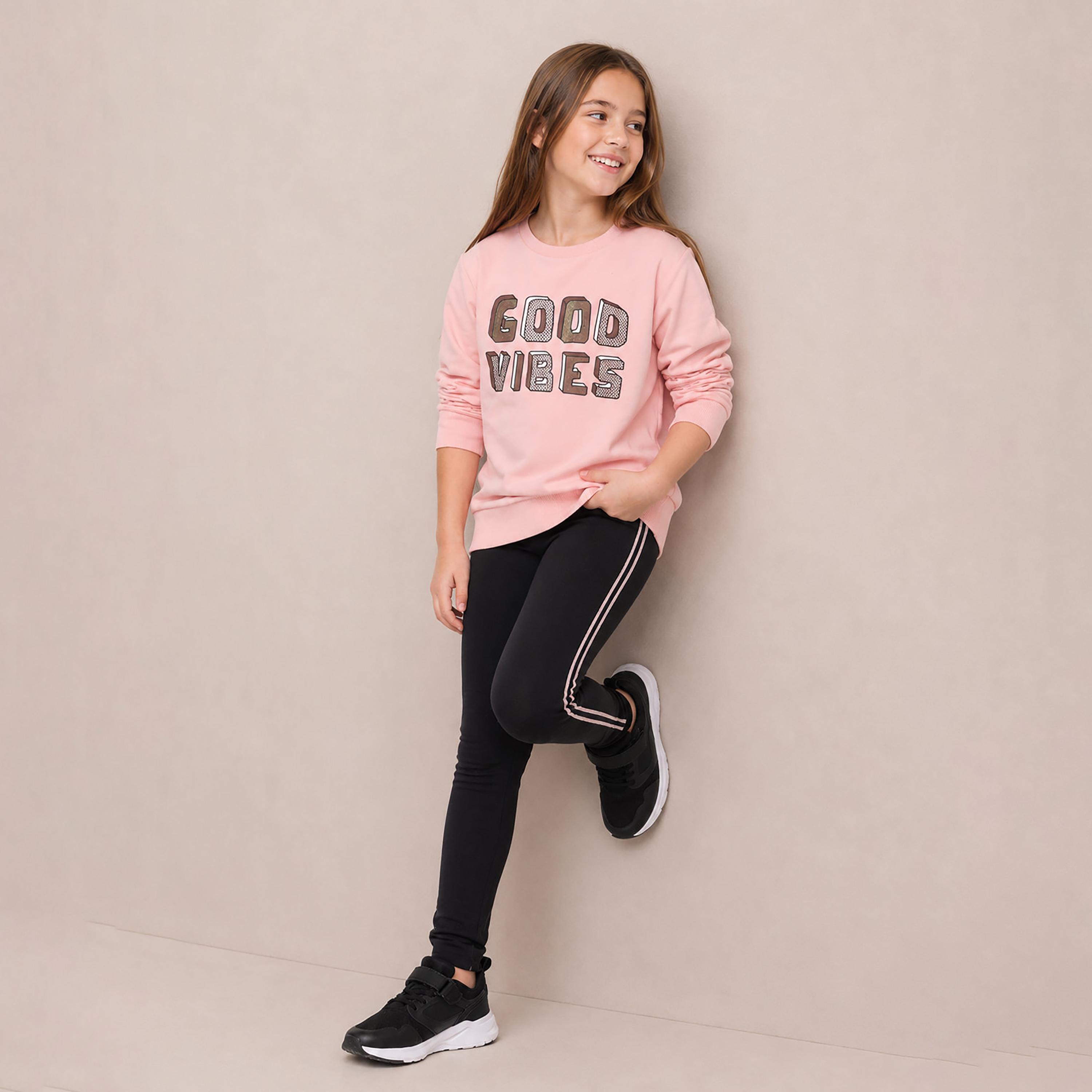 سويت شيرت قطعتين بأكمام طويلة وطبعات مع بنطال ضيق من فيكتور اند جين-girls-clothing-winterwear-setsandcoords-image-2