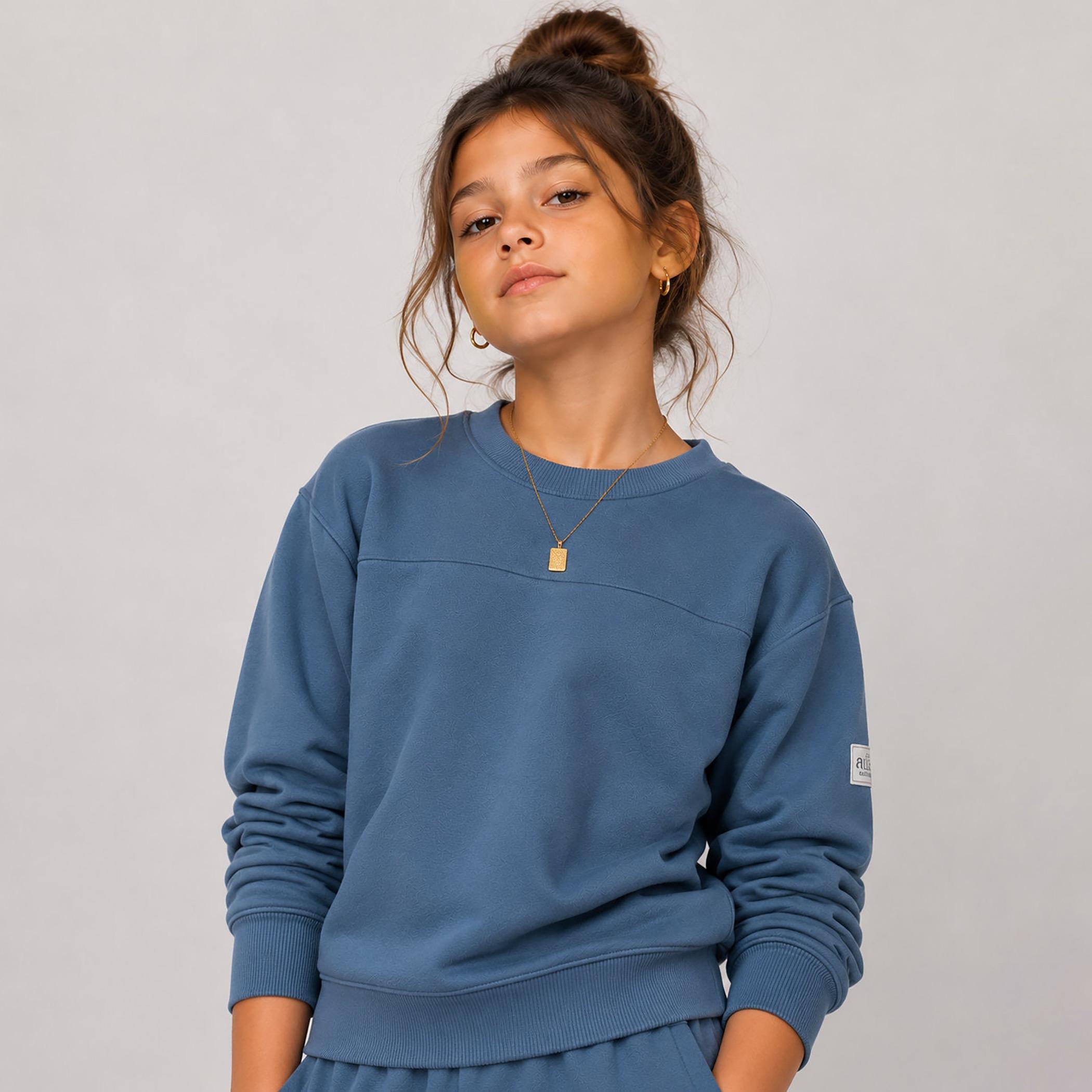 سويت شيرت بأكمام طويلة قطعتين مع بنطال ركض من فيكتور اند جين-girls-clothing-winterwear-setsandcoords-image-1
