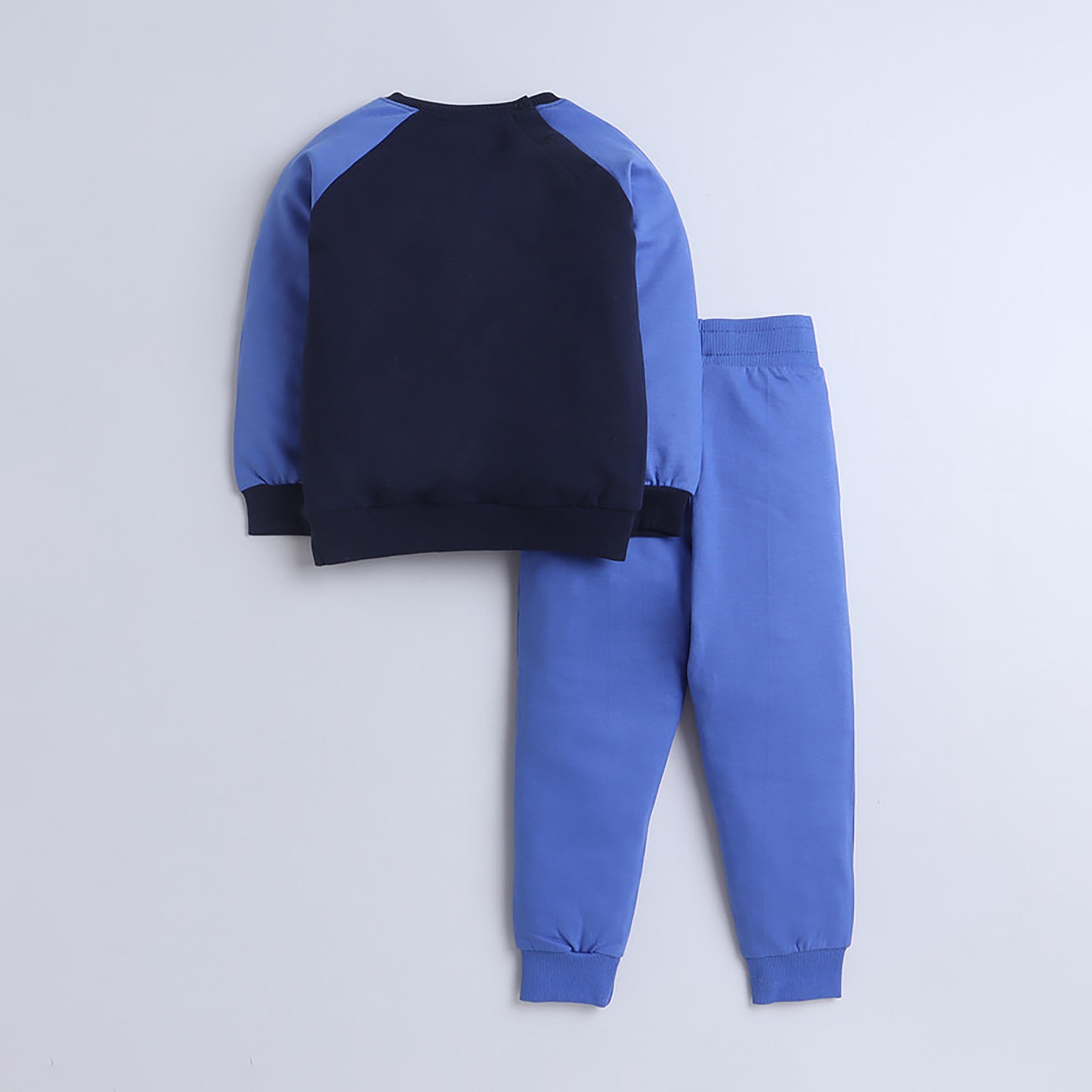 سويت شيرت بأكمام طويلة مطبوع  مع بنطال ركض قطعتين من فيكتور اند جين-baby-boys-clothing-winterwear-setsandcoords-image-4