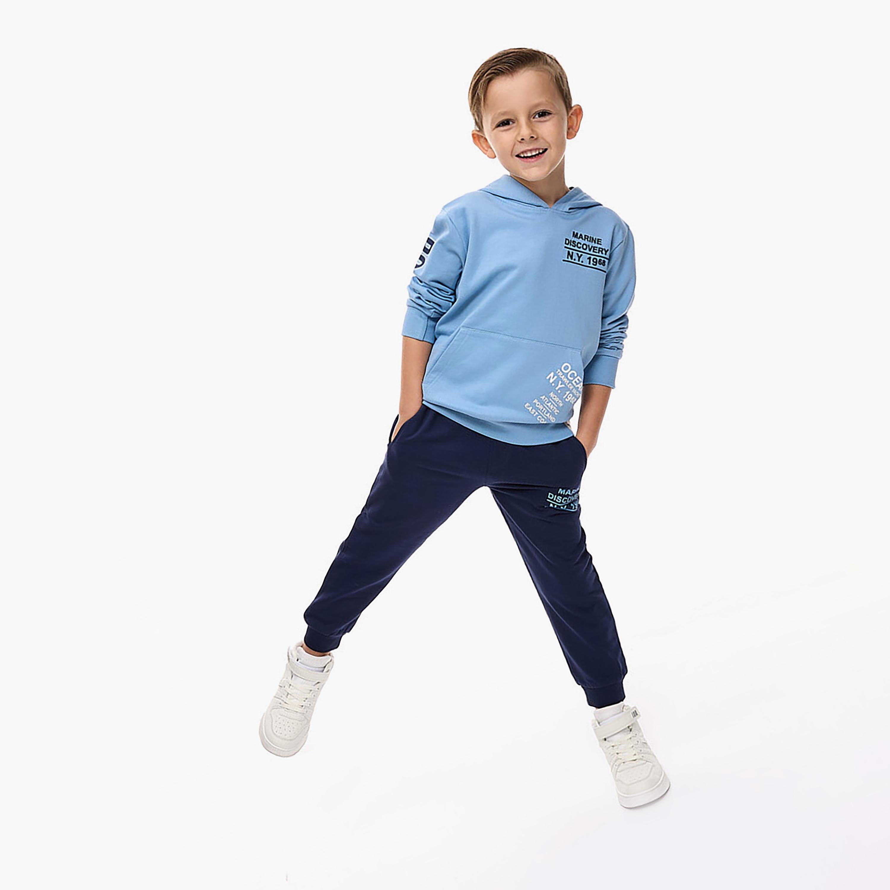 هودي بأكمام طويلة مطبوع مع بنطلون ركض قطعتين من فيكتور اند جين-boys-clothing-setsandcoords-image-5