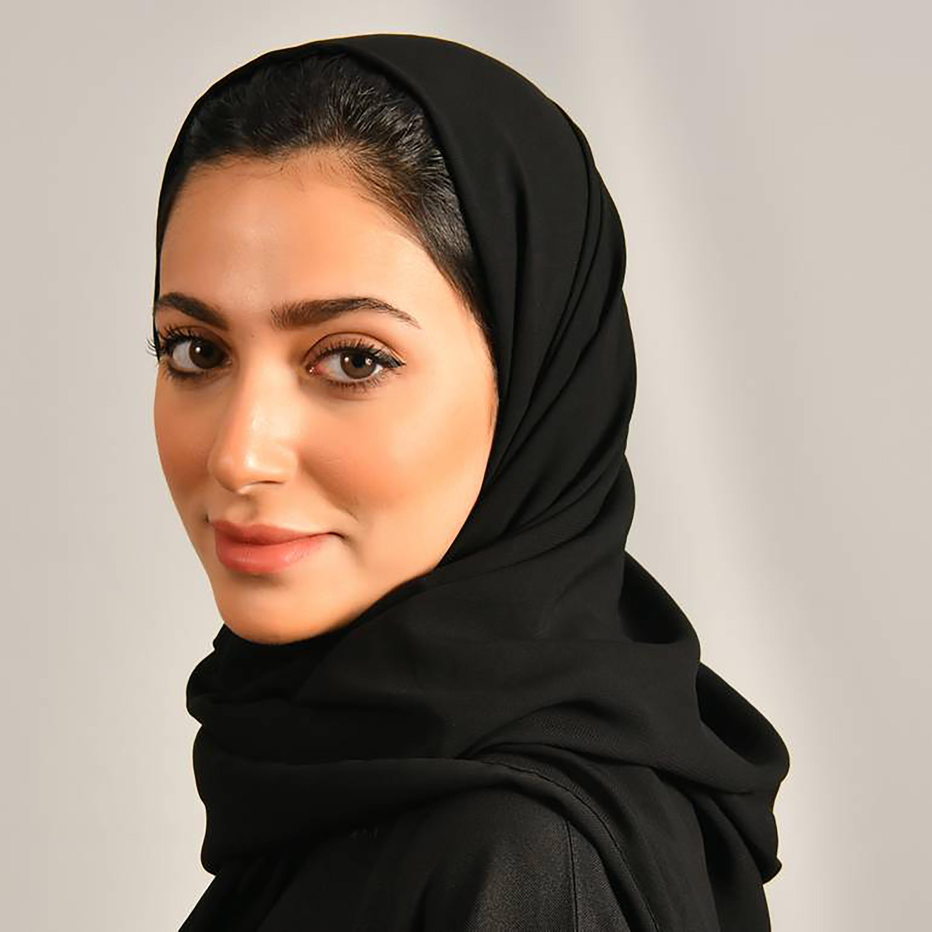 Hawraa Black Plain Crepe Hijab-women-arabicclothing-headscarf-hijab-image-4