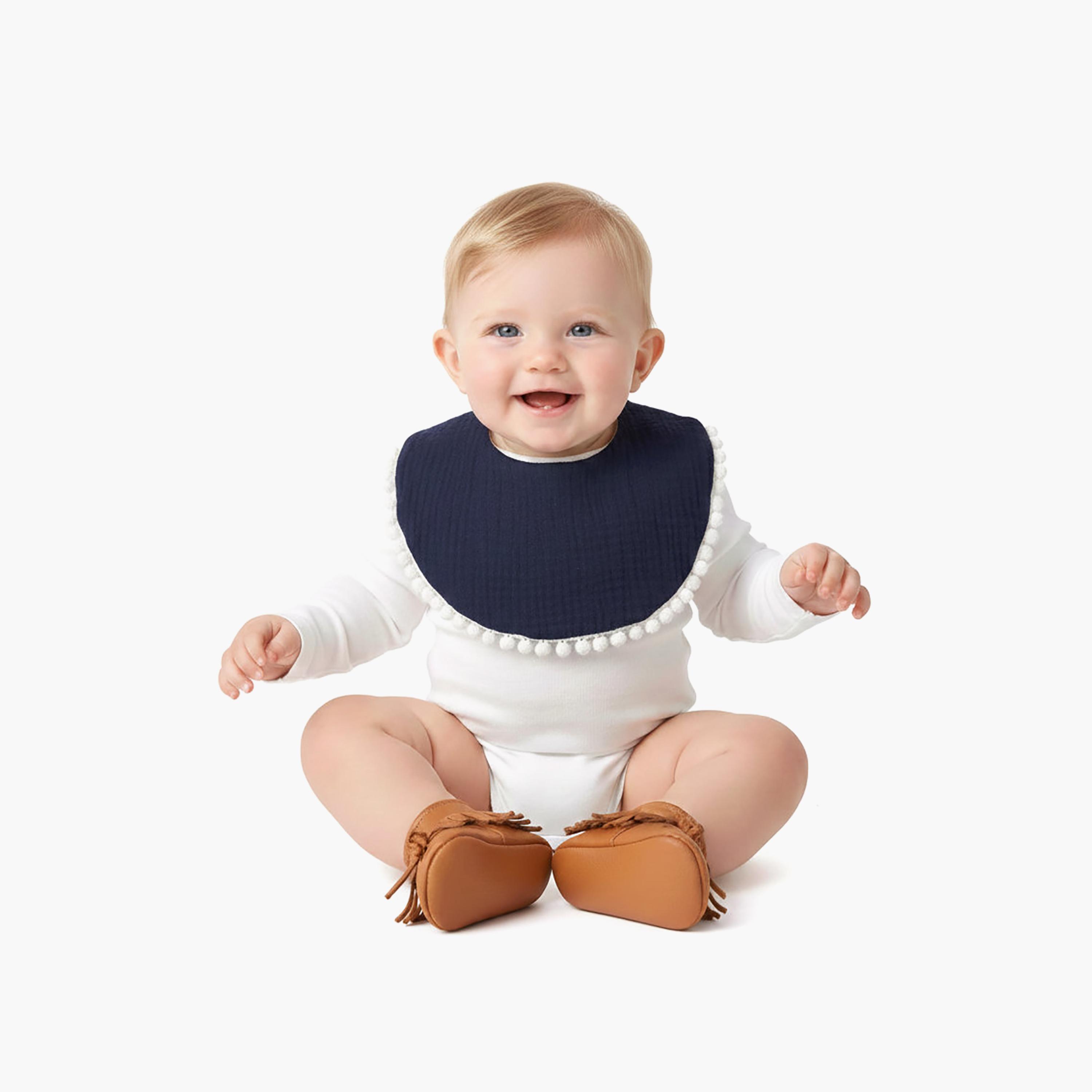 طقم مريلة وعصابة رأس "صوفيا" بفيونكة "ريبون" من بامبيميتشي-baby-feeding-bibs-image-3
