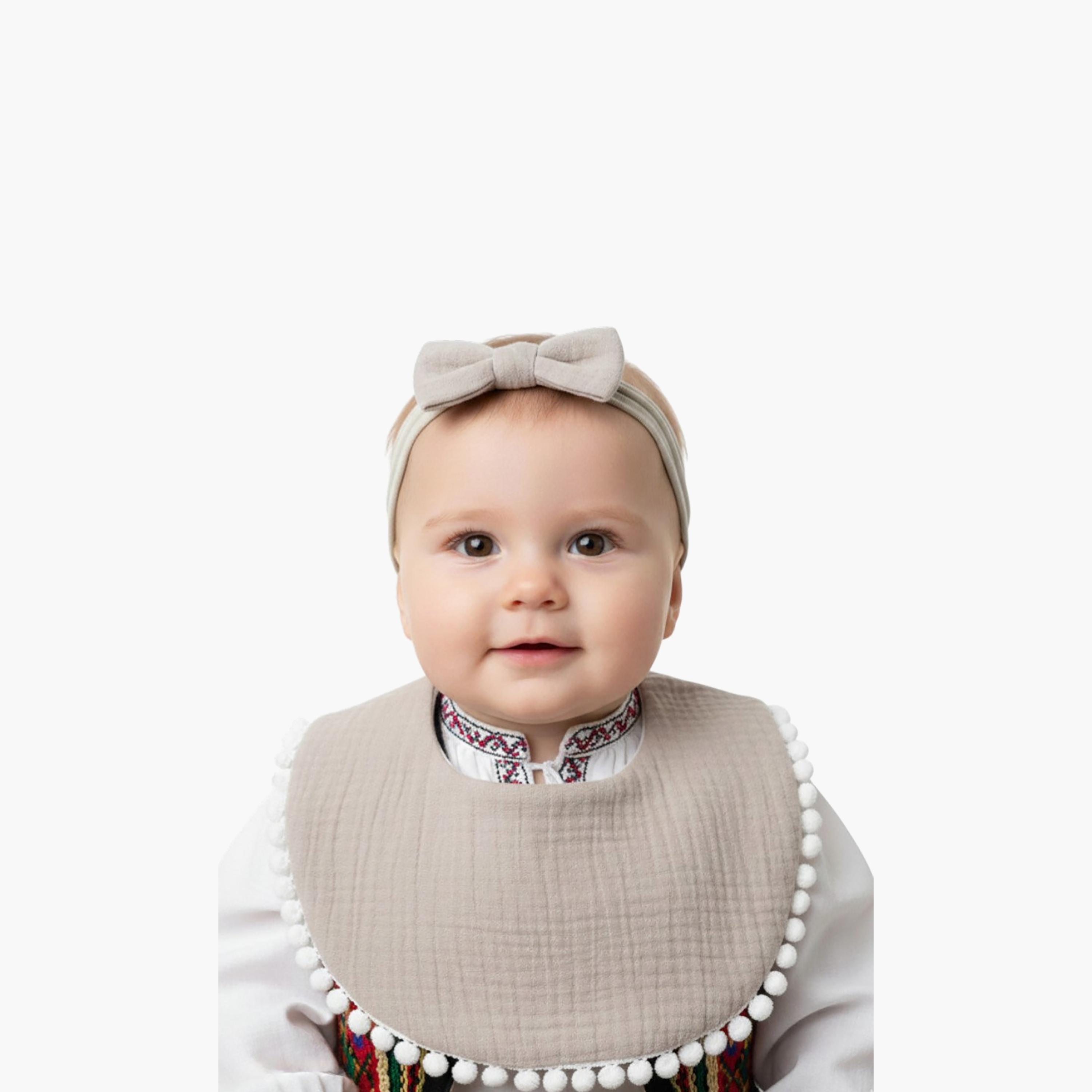 طقم عصابة رأس "صوفيا" بفيونكة "ريبون" ومريلة من بامبيميتشي-baby-feeding-bibs-image-2