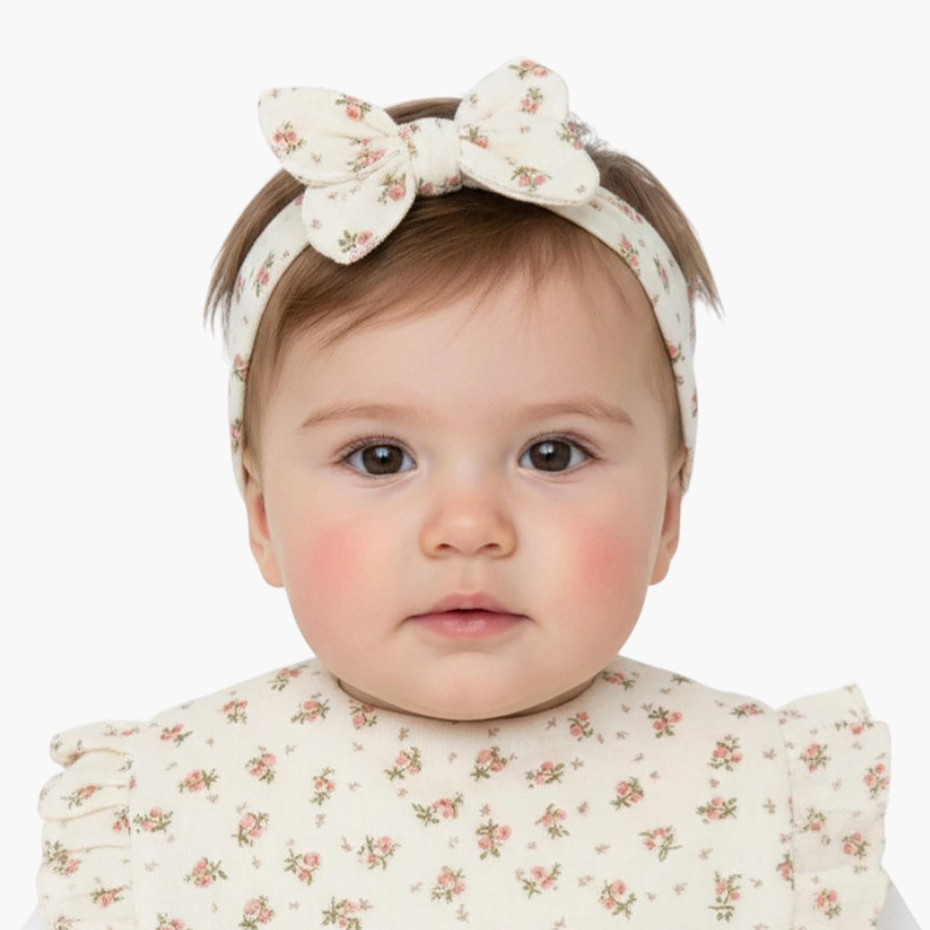 طقم مريلة بطبعة زهور وعصابة رأس بفيونكة "بيلا" من بامبيميتشي-baby-feeding-bibs-image-3