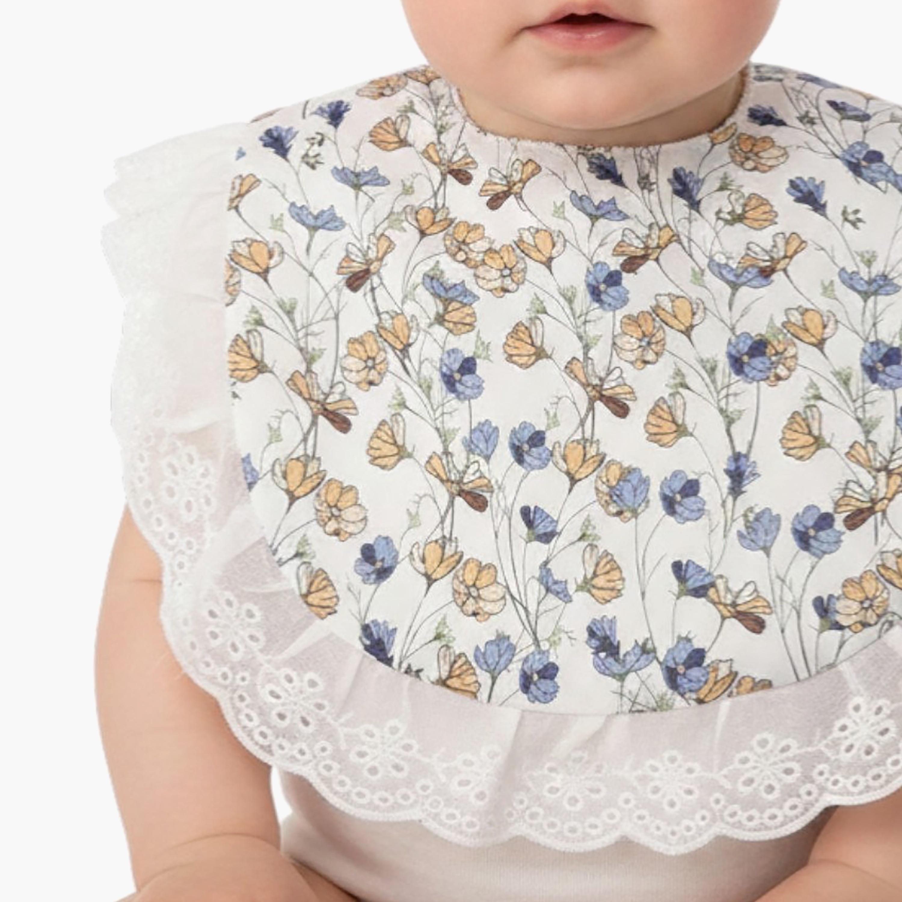 طقم مريلة بطبعة زهور وعصابة رأس بفيونكة "بيلا" من بامبيميتشي-baby-feeding-bibs-image-3