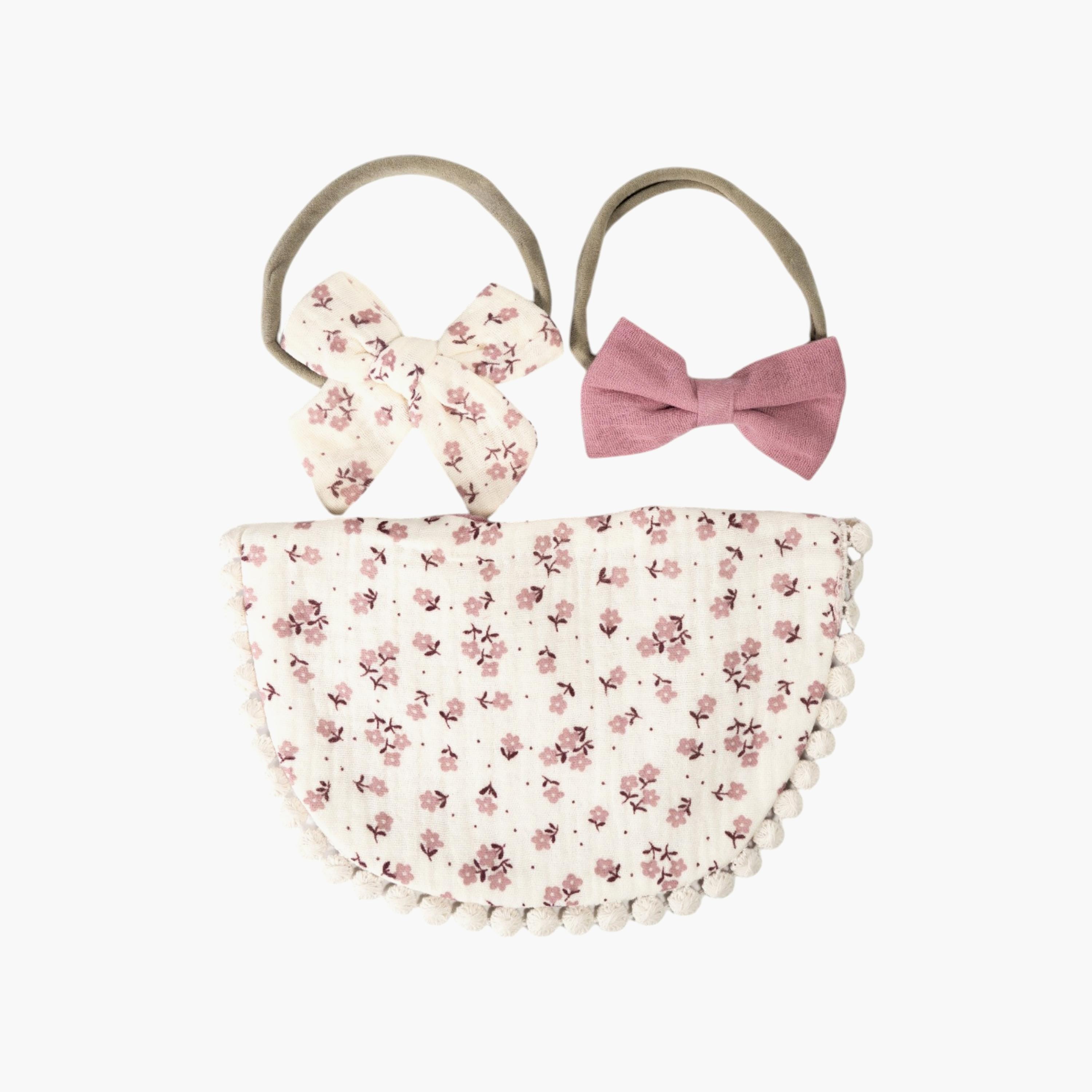 طقم مريلة بطبعة زهور وعصابة رأس بفيونكة "ريبون أفا" من بامبيميتشي-baby-feeding-bibs-image-2