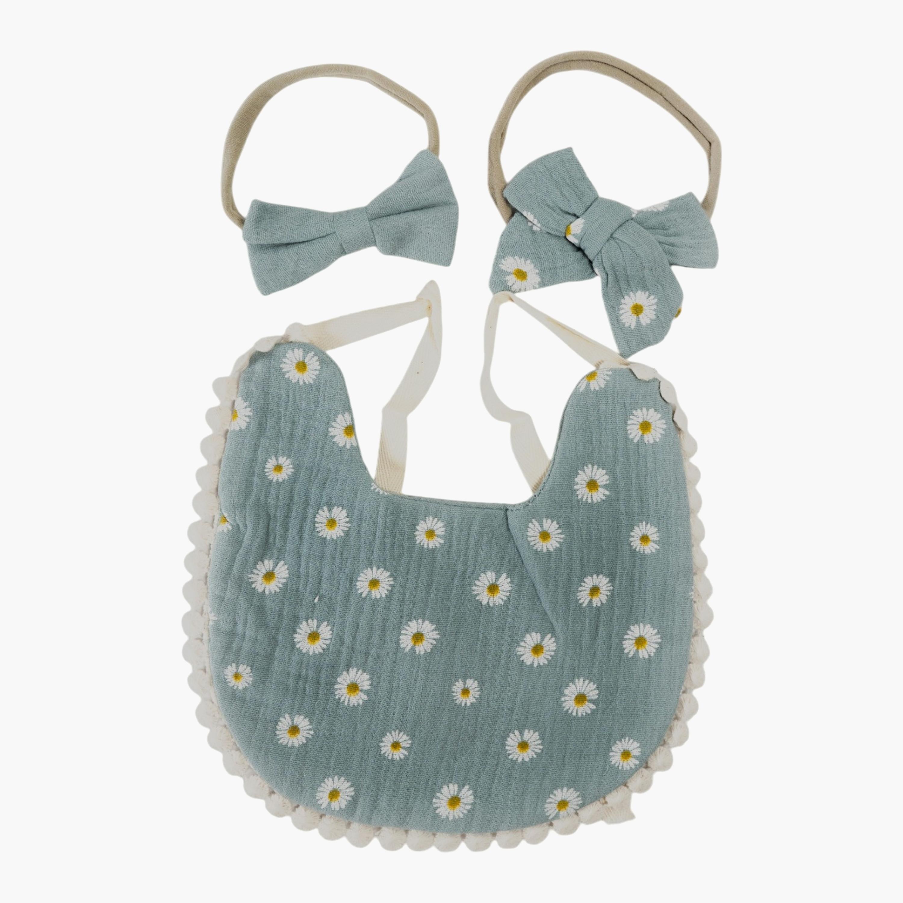 طقم مريلة بطبعة زهرة الربيع "ديزي" وعصابة رأس بفيونكة "ريبون أفا" من بامبيميتشي-baby-feeding-bibs-image-1