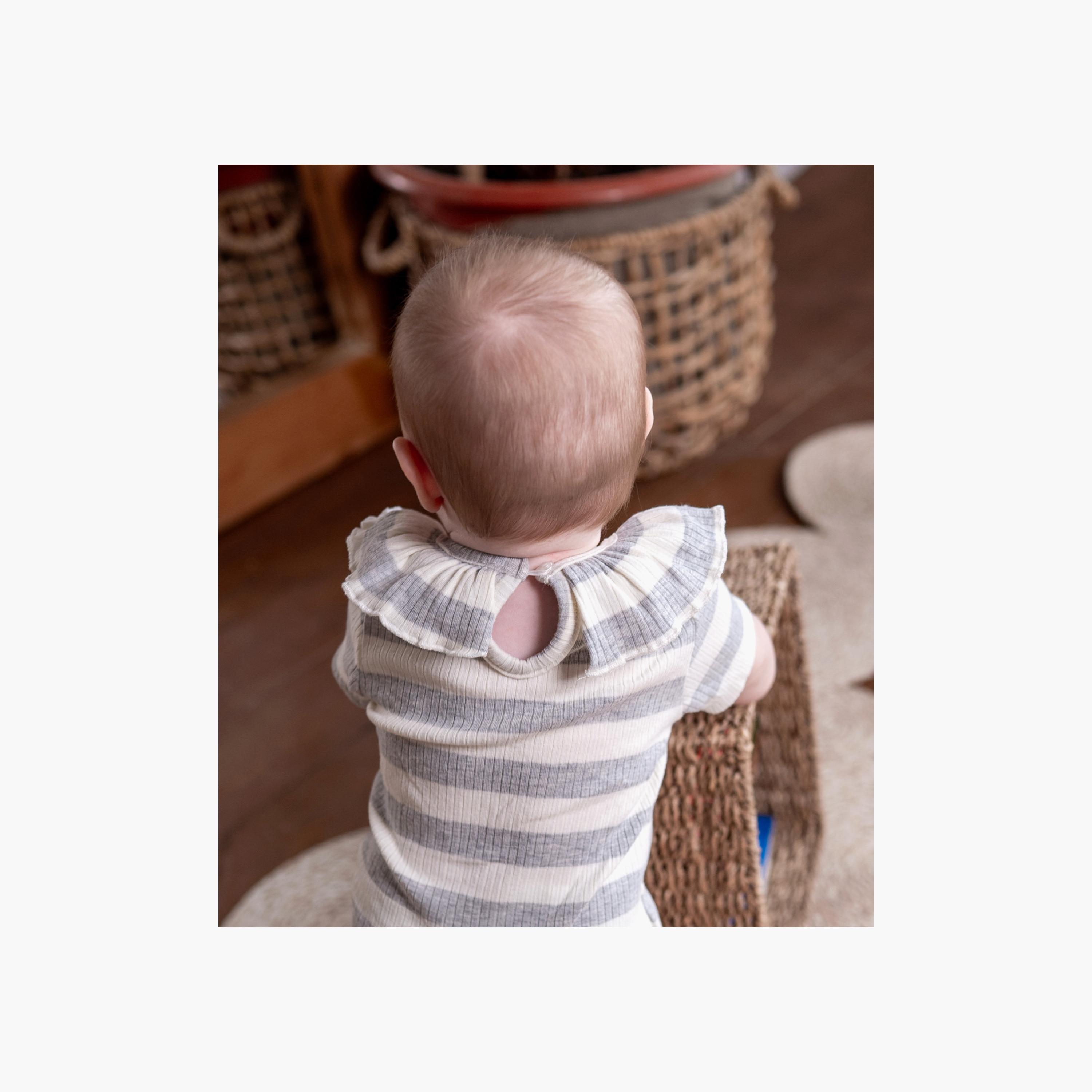 بودي سوت بأكمام قصيرة وطبعة "سترايب" مخططة من بامبيميتشي-baby-girls-clothing-bodysuits-image-5