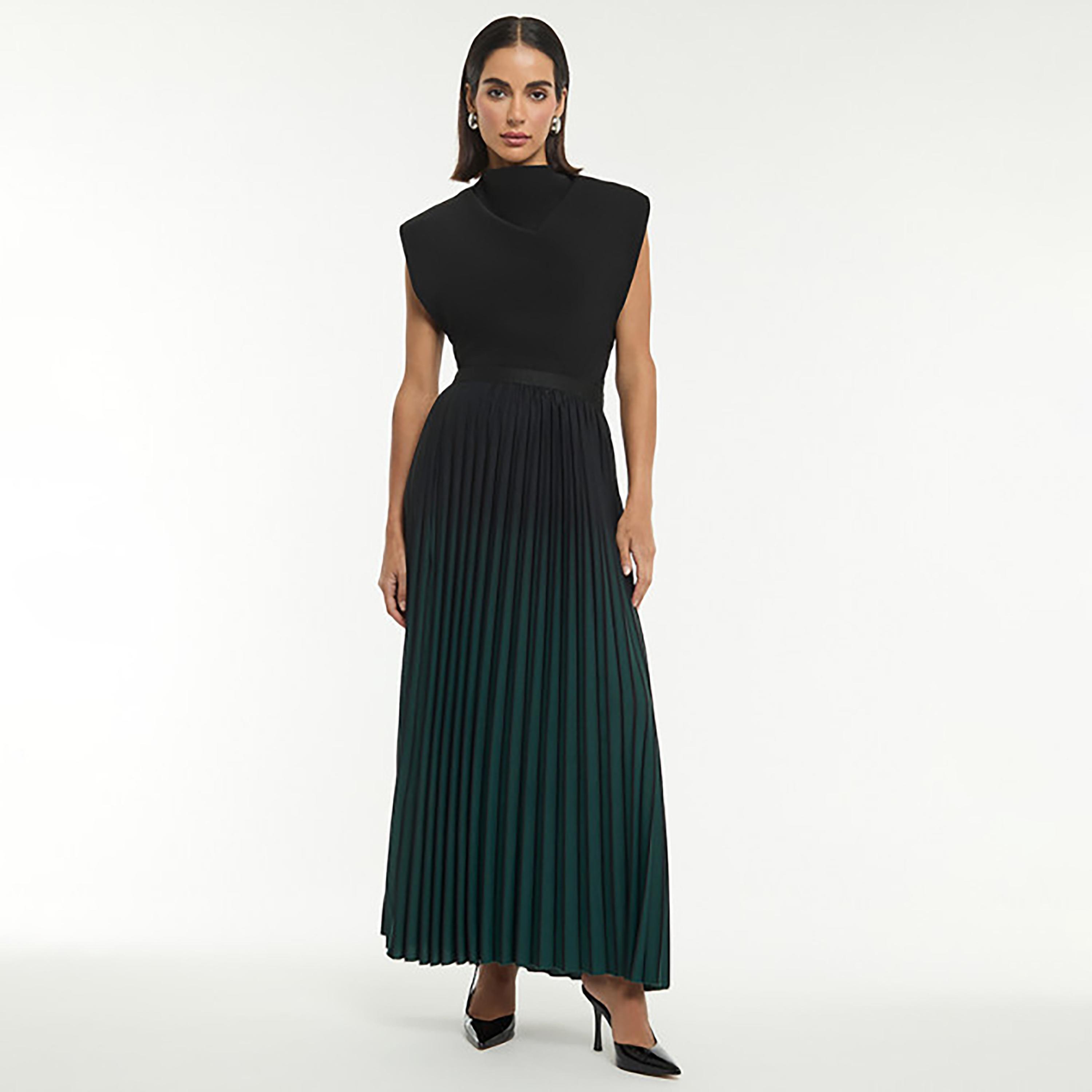 تنورة ماكسي نسائية "بلاتيد" بكسرات وتصميم "أومبريه" متدرج بلون أخضر من بي سي بي جي-women-clothing-bottoms-skirts-image-2