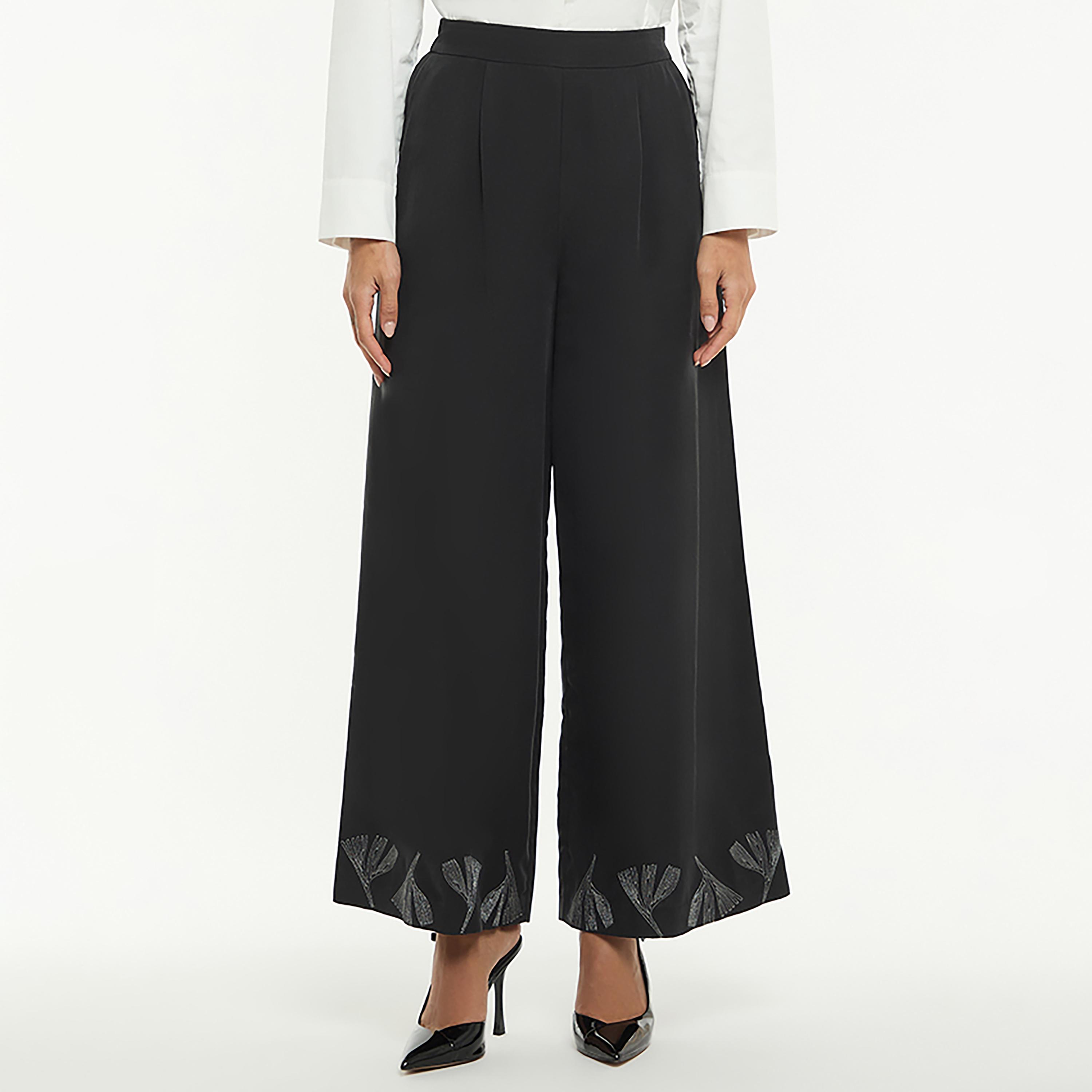 بنطلون نسائي بكسرات أمامية وأرجل واسعة بلون أسود من بي سي بي جي-women-clothing-bottoms-trousers-image-1