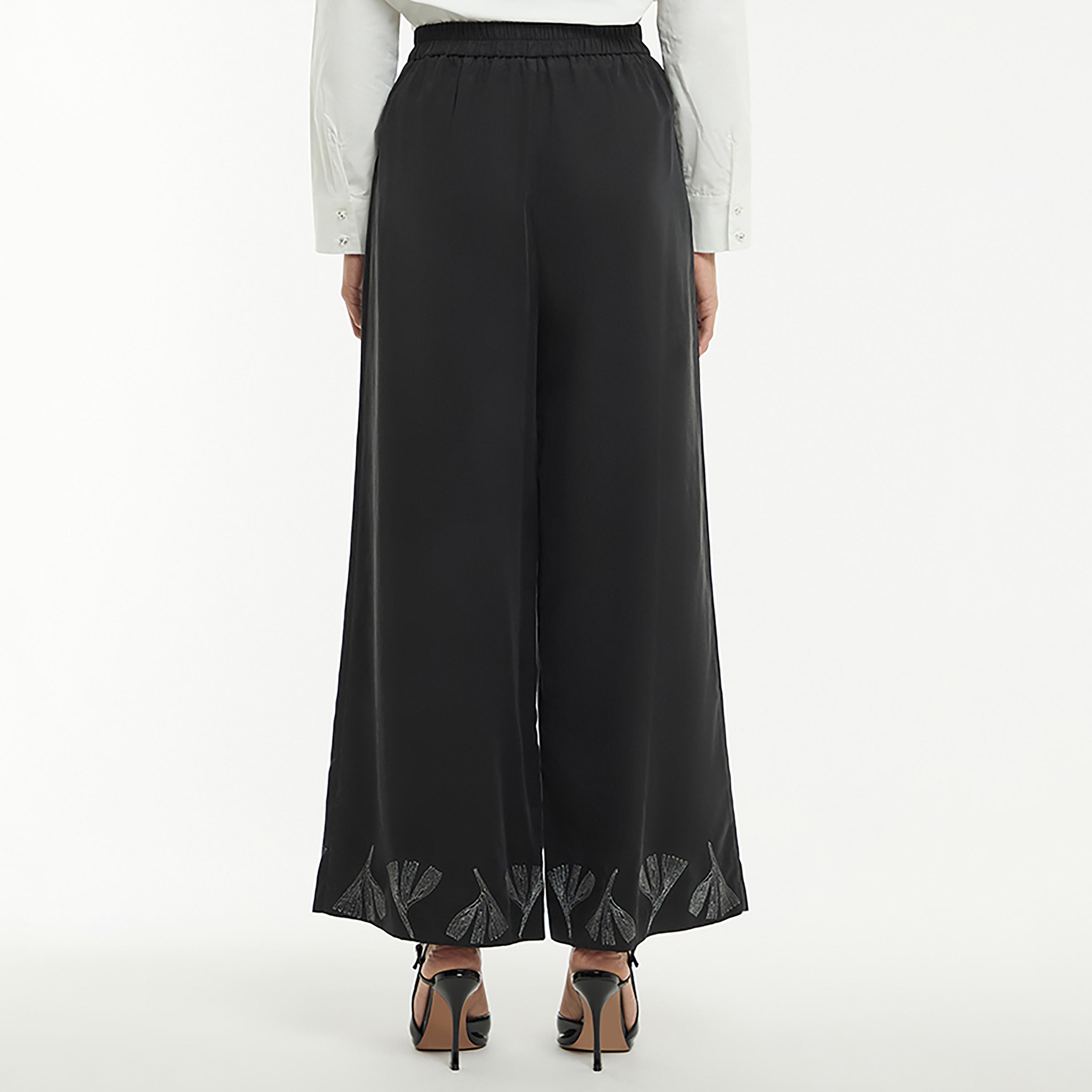 بنطلون نسائي بكسرات أمامية وأرجل واسعة بلون أسود من بي سي بي جي-women-clothing-bottoms-trousers-image-3