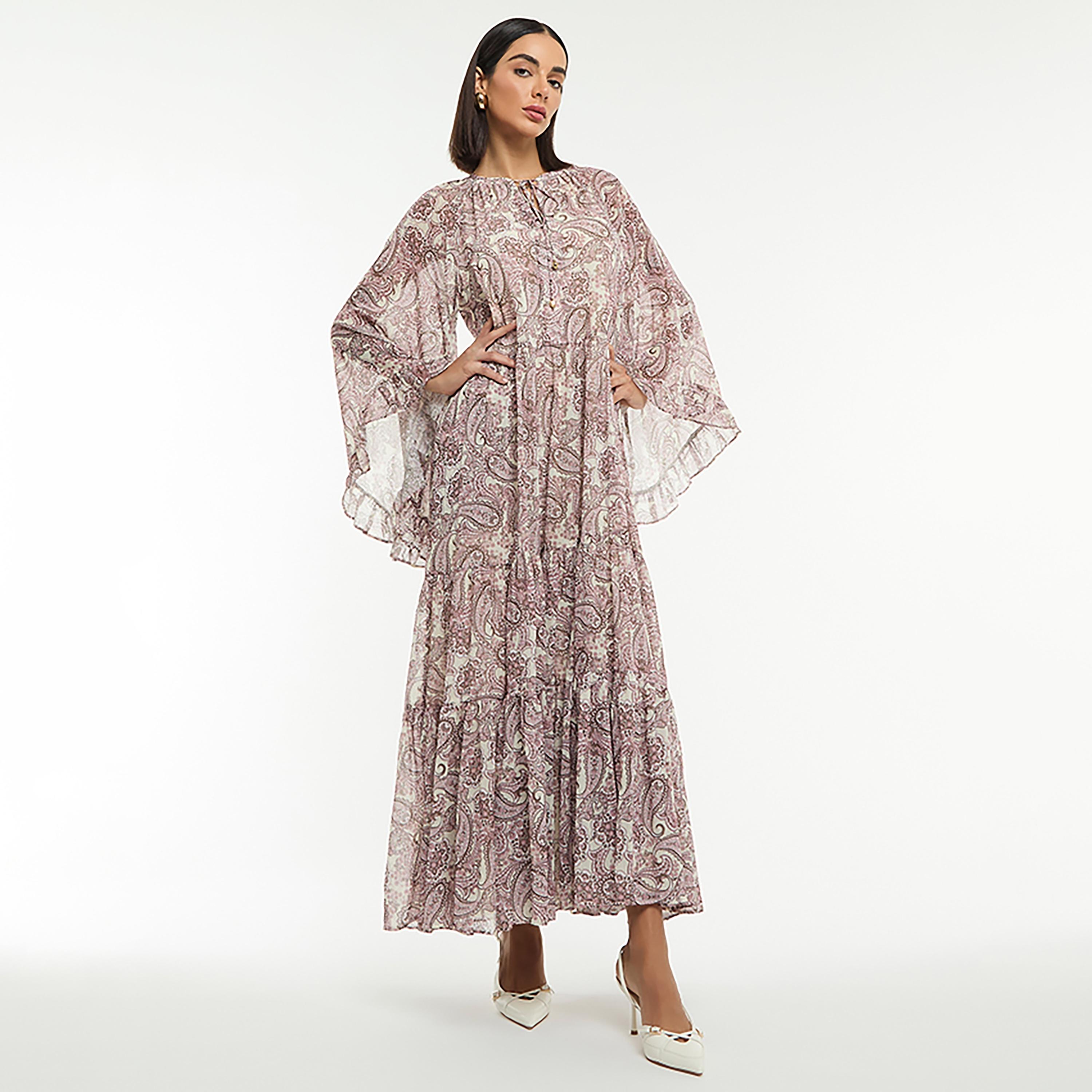 فستان ماكسي ساتان "تيرد" بياقة تربط وأكمام واسعة وطبعة "بيزلي" من بي سي بي جي-women-clothing-dresses-image-2