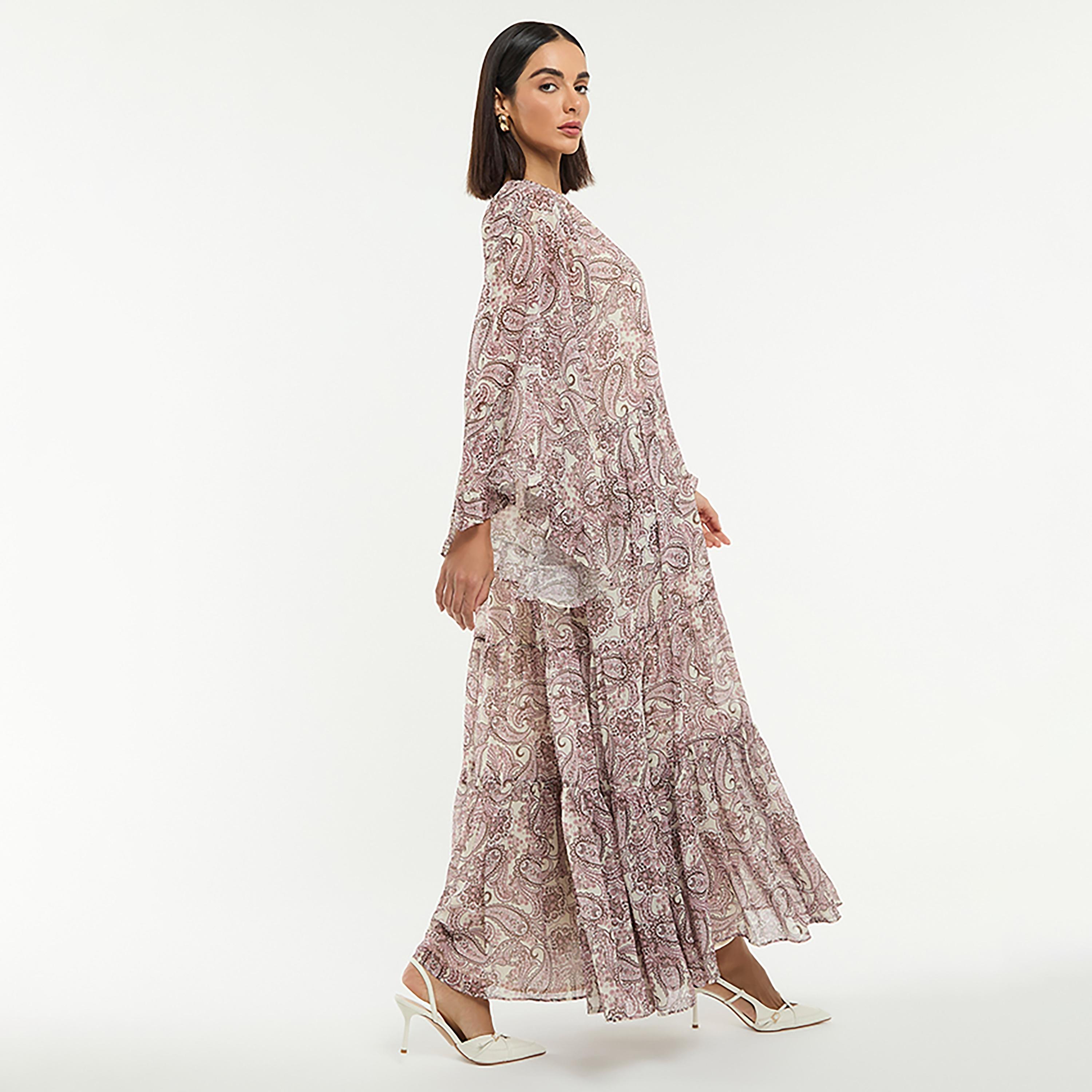 فستان ماكسي ساتان "تيرد" بياقة تربط وأكمام واسعة وطبعة "بيزلي" من بي سي بي جي-women-clothing-dresses-image-5