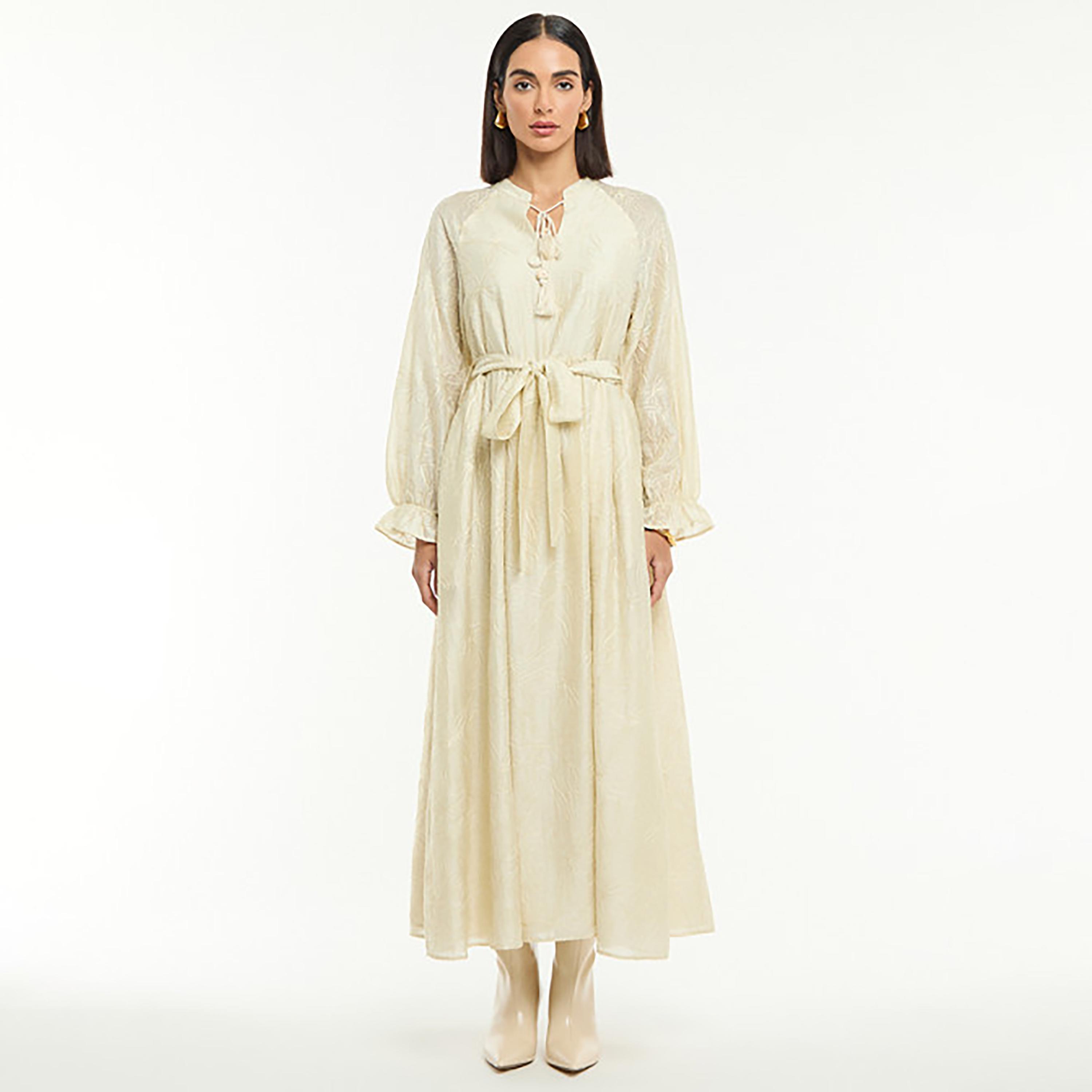 فستان ماكسي نسائي مطرز بياقة تربط وحزام بلون كريمي من بي سي بي جي-women-clothing-dresses-image-1