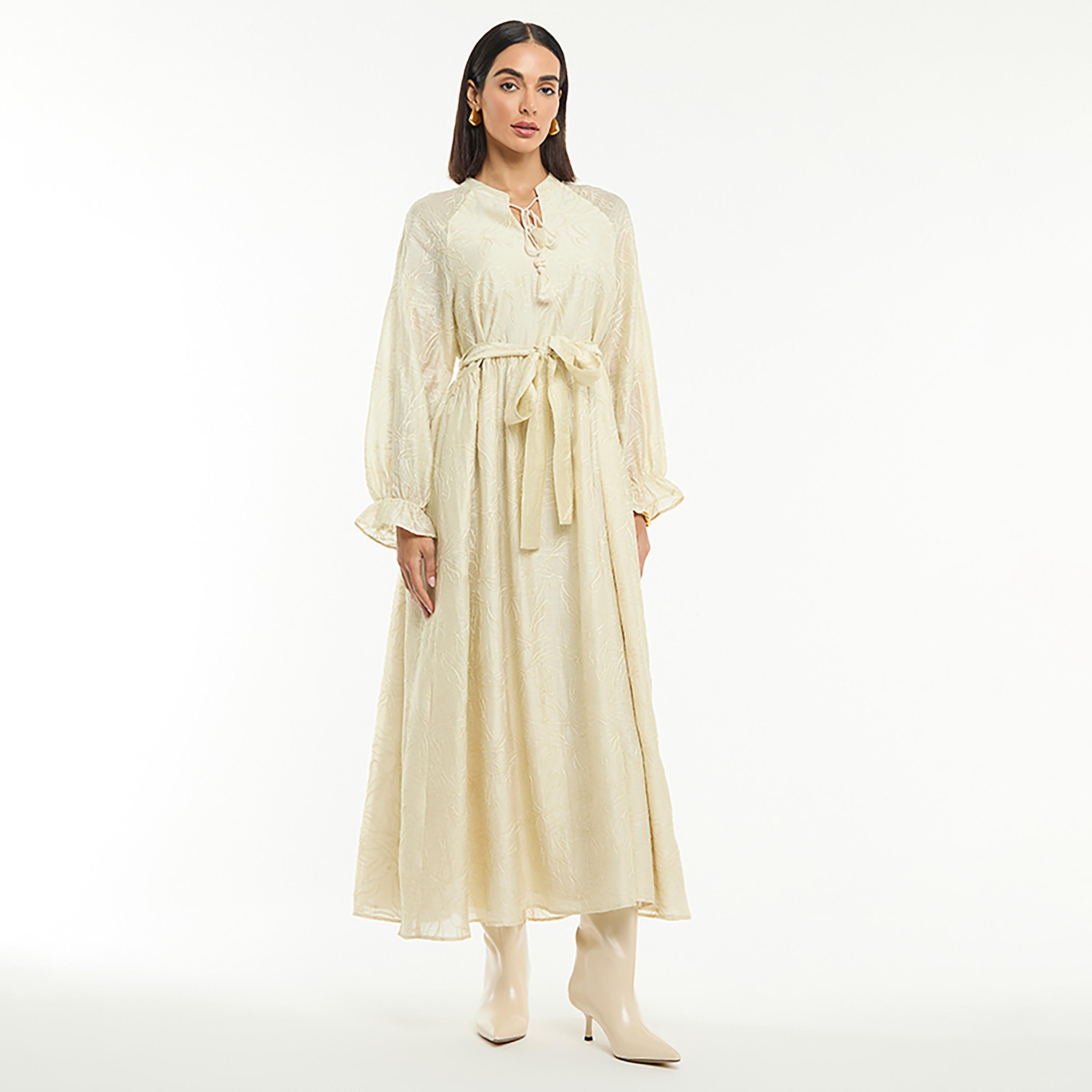فستان ماكسي نسائي مطرز بياقة تربط وحزام بلون كريمي من بي سي بي جي-women-clothing-dresses-image-2