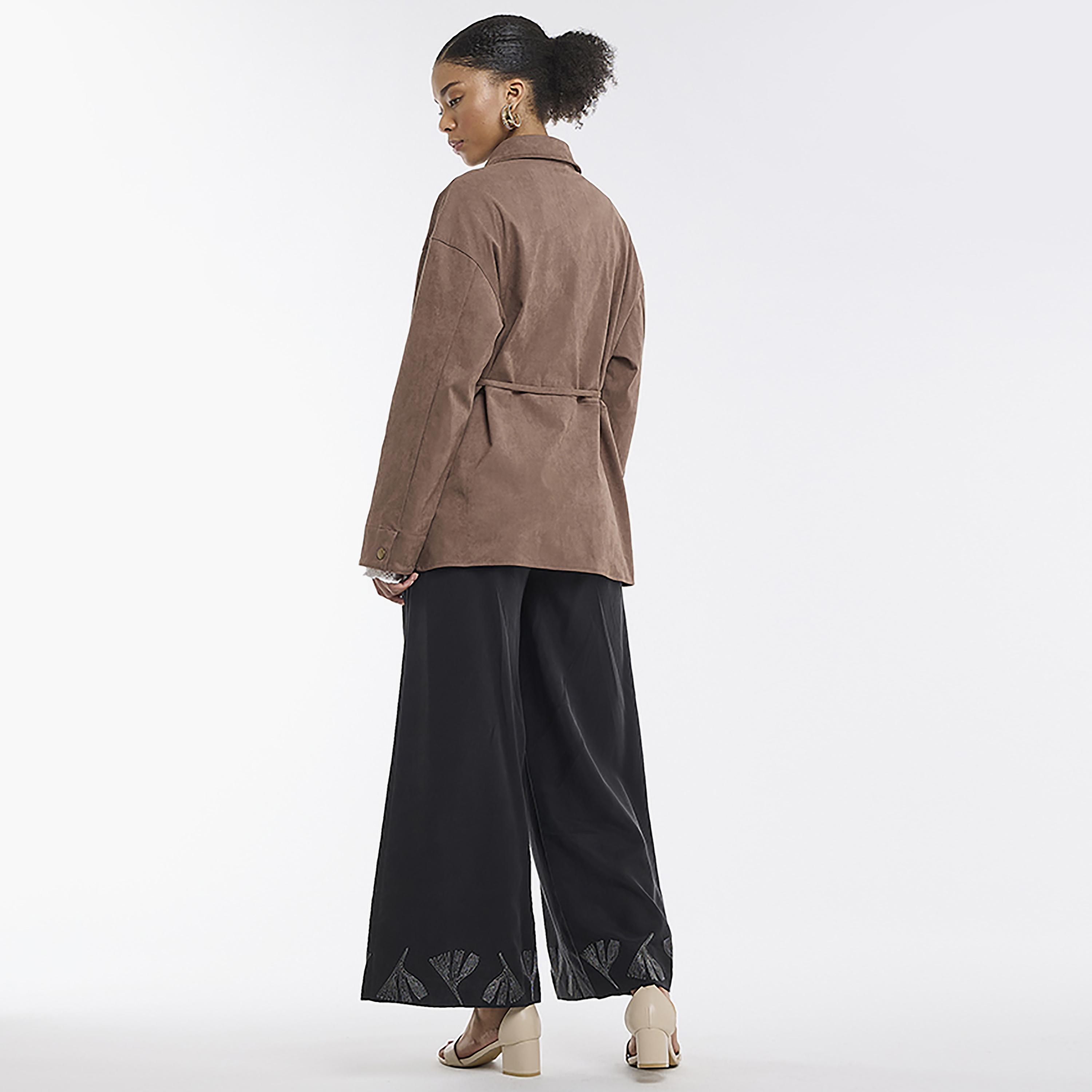 قميص ثقيل "أوفر شيرت" نسائي من الجلد السويدي بلون بيج من بي سي بي جي-women-clothing-shirtsandblouses-shirts-image-3