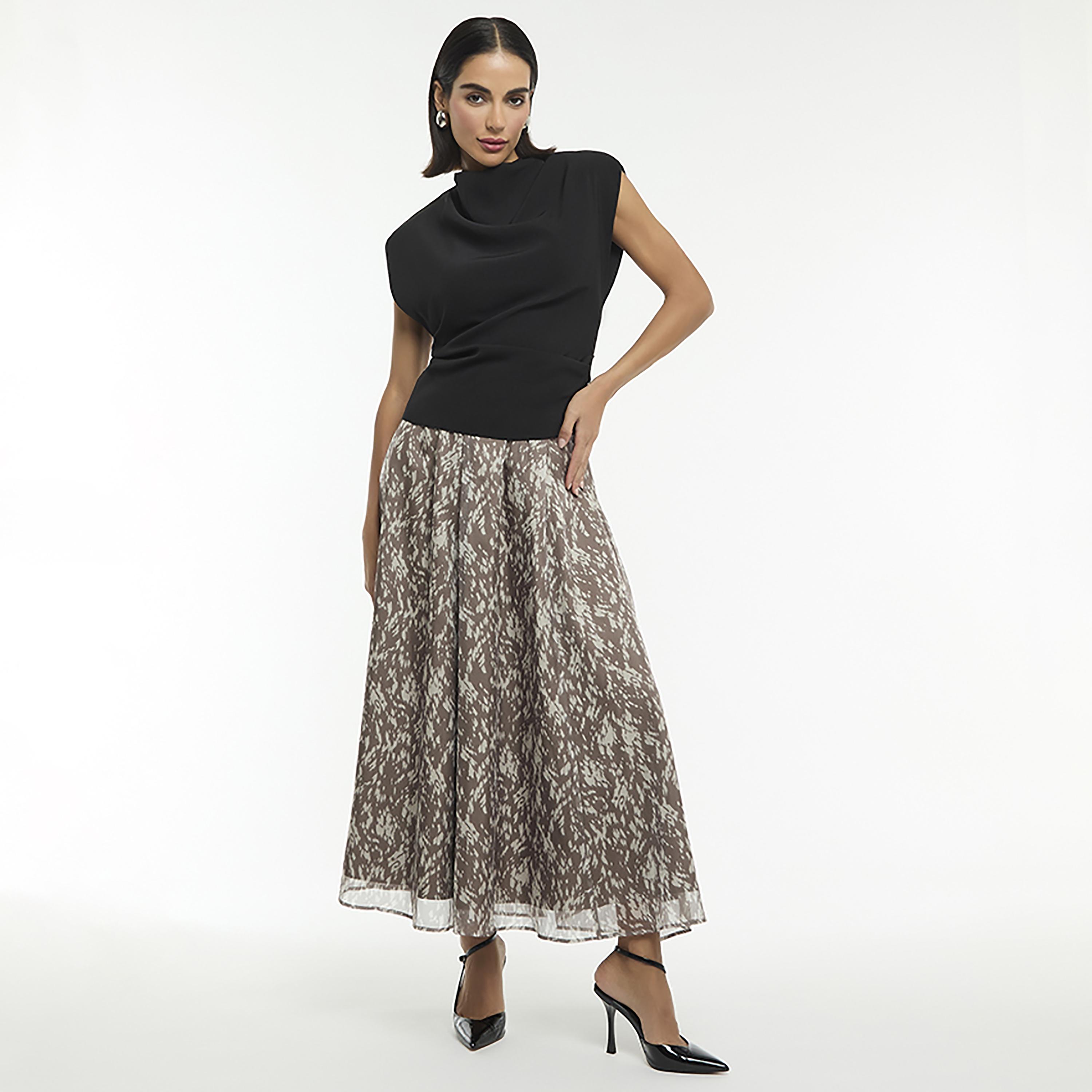 بلوزة نسائية بياقة "درابيه" منسدلة من بي سي بي جي-women-clothing-shirtsandblouses-blouses-image-2