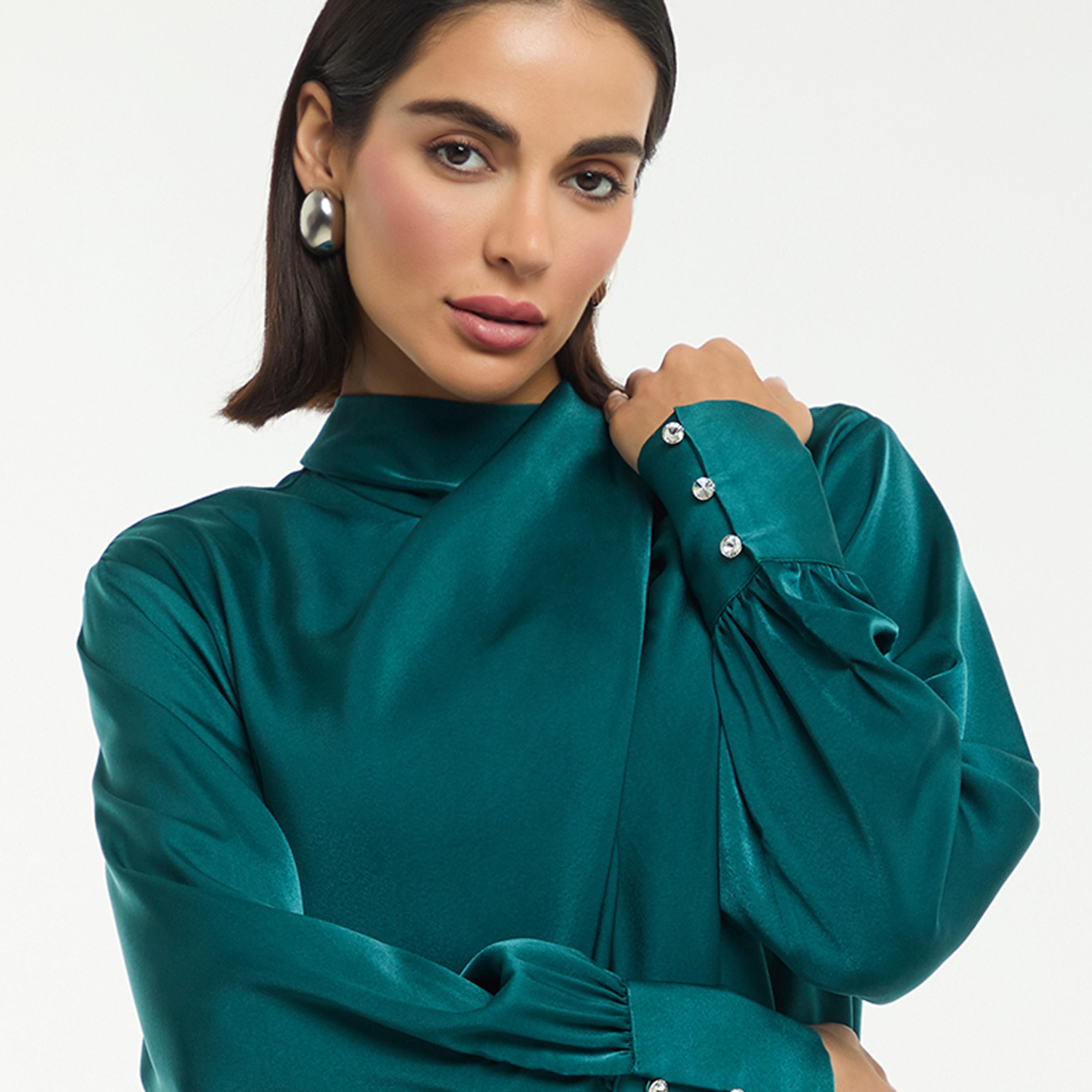 بلوزة ساتان نسائية بياقة "درابيه" منسدلة من بي سي بي جي-women-clothing-shirtsandblouses-blouses-image-8